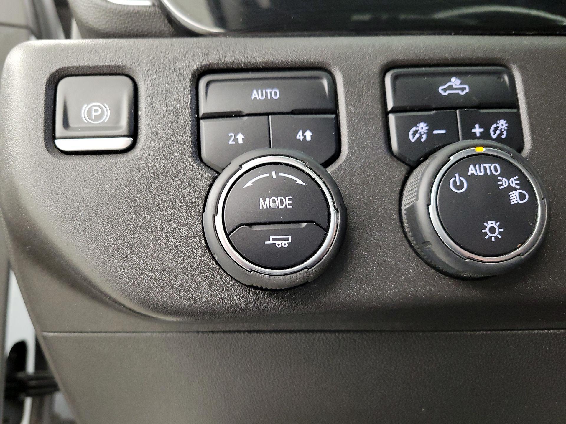 Thumbnail: 2023 Chevrolet Silverado 1500 - 17