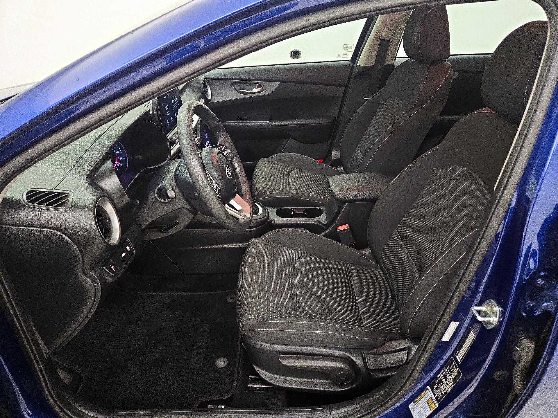 Thumbnail: 2021 Kia Forte - 11