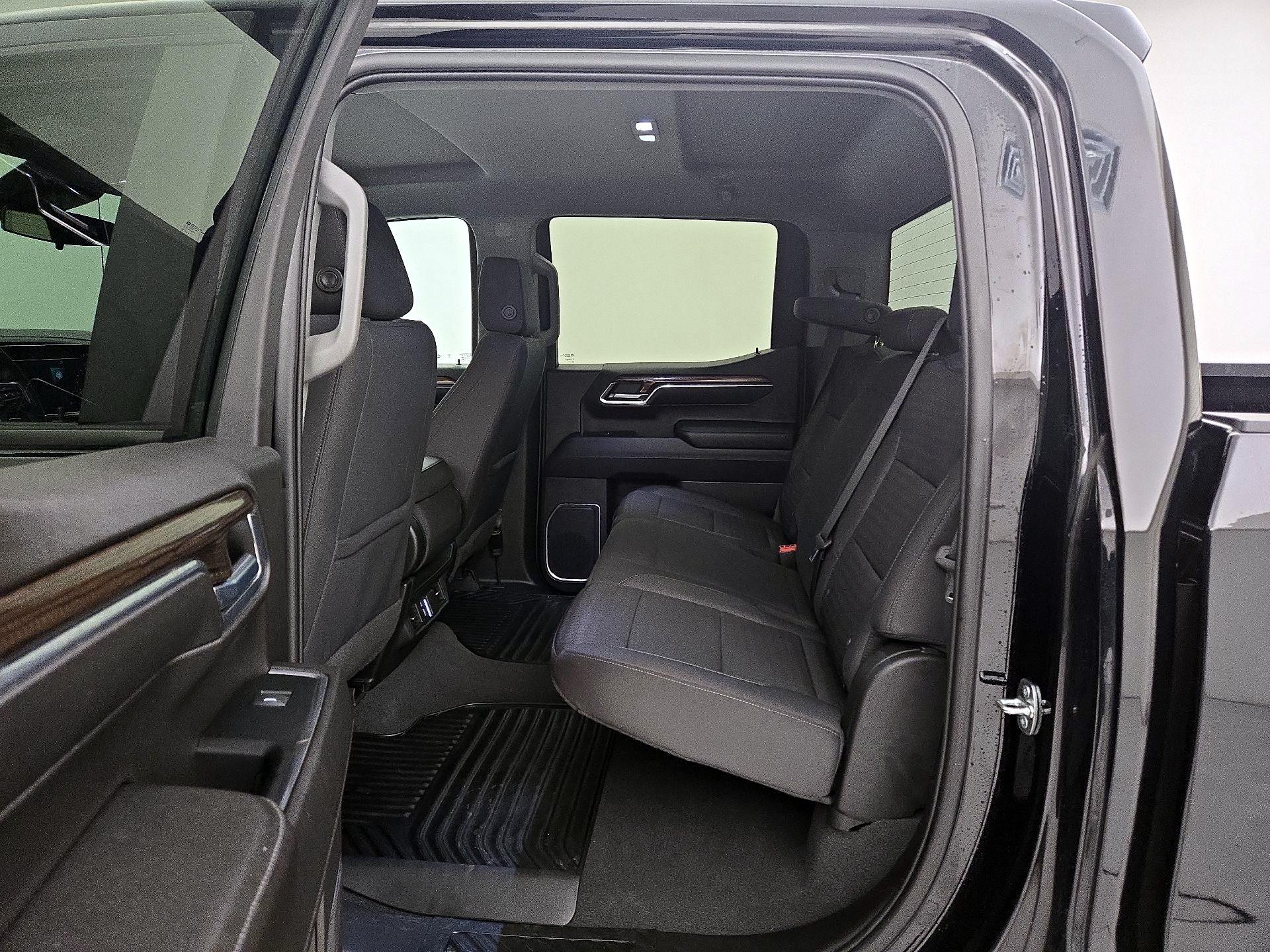 Thumbnail: 2023 Chevrolet Silverado 1500 - 17