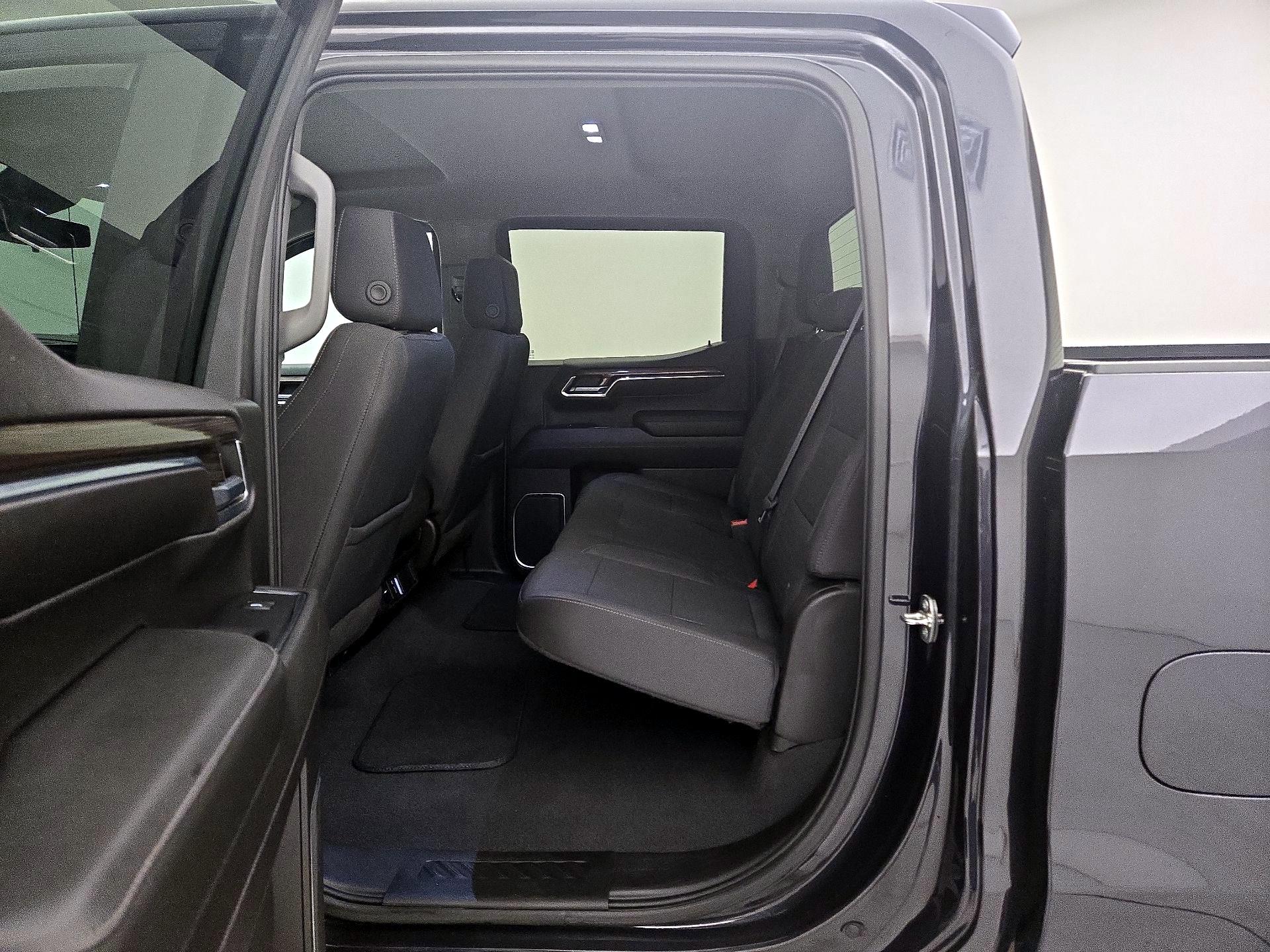 Thumbnail: 2022 Chevrolet Silverado 1500 - 17