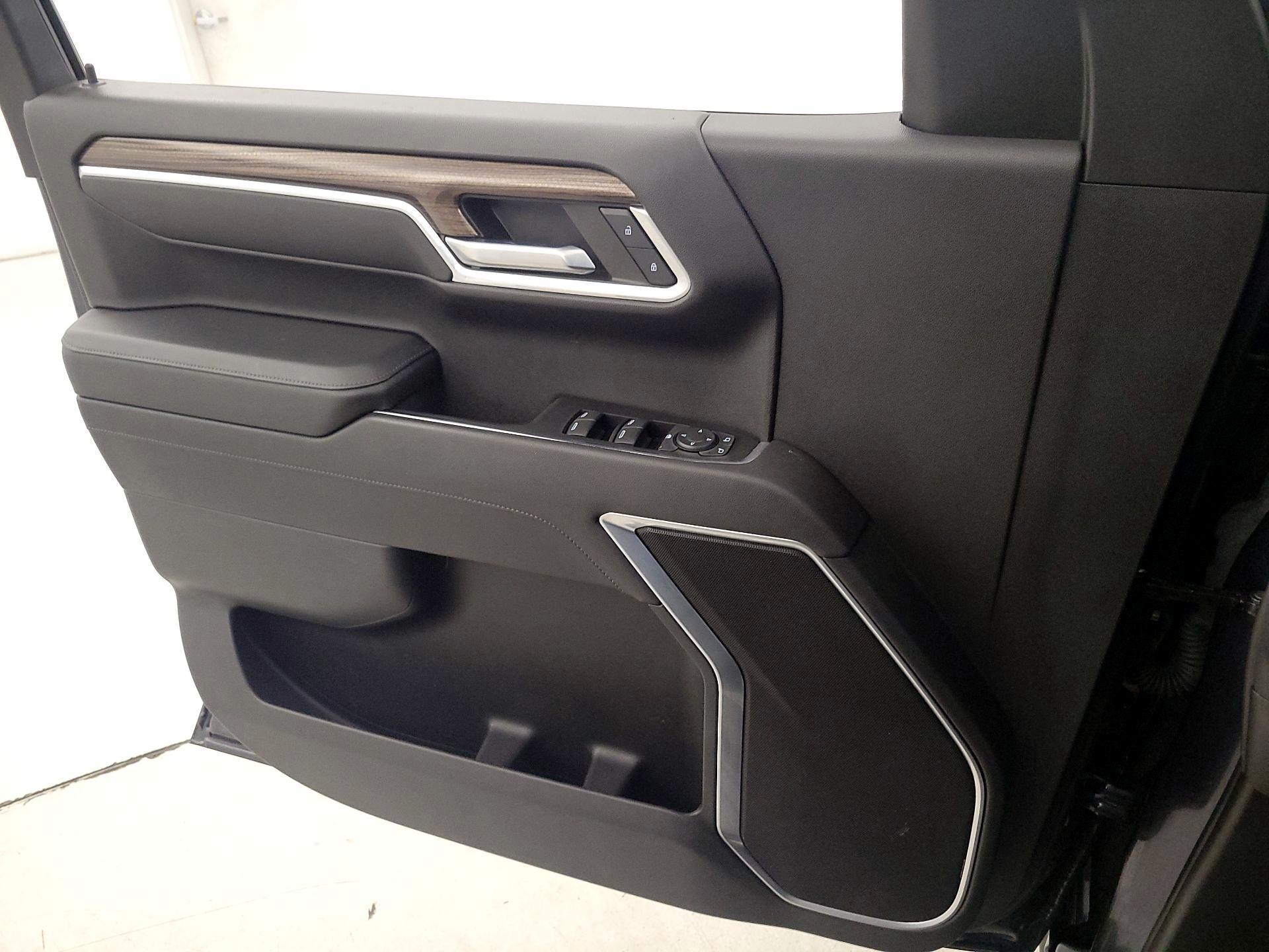 Thumbnail: 2022 Chevrolet Silverado 1500 - 12