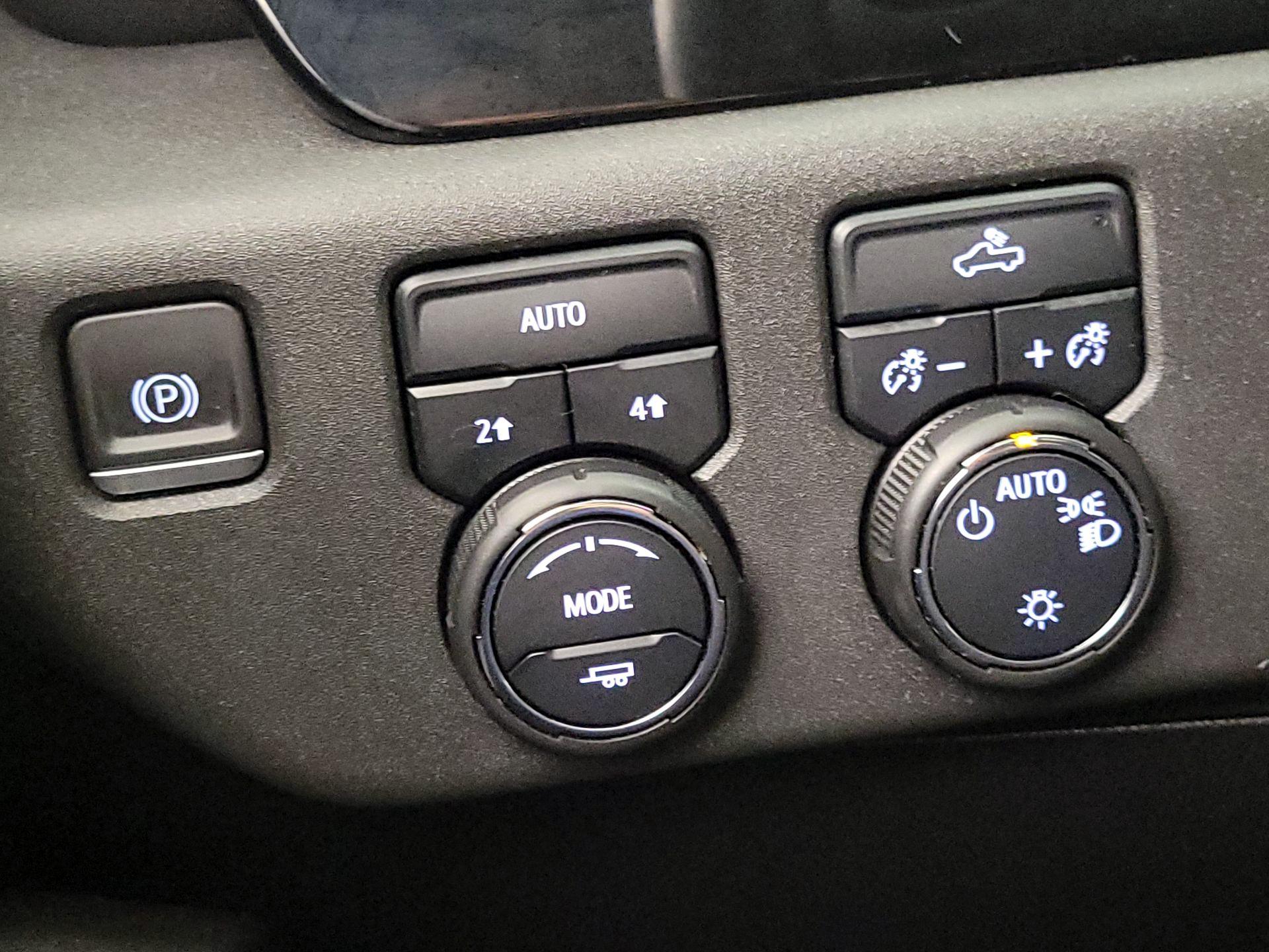 Thumbnail: 2023 Chevrolet Silverado 1500 - 13