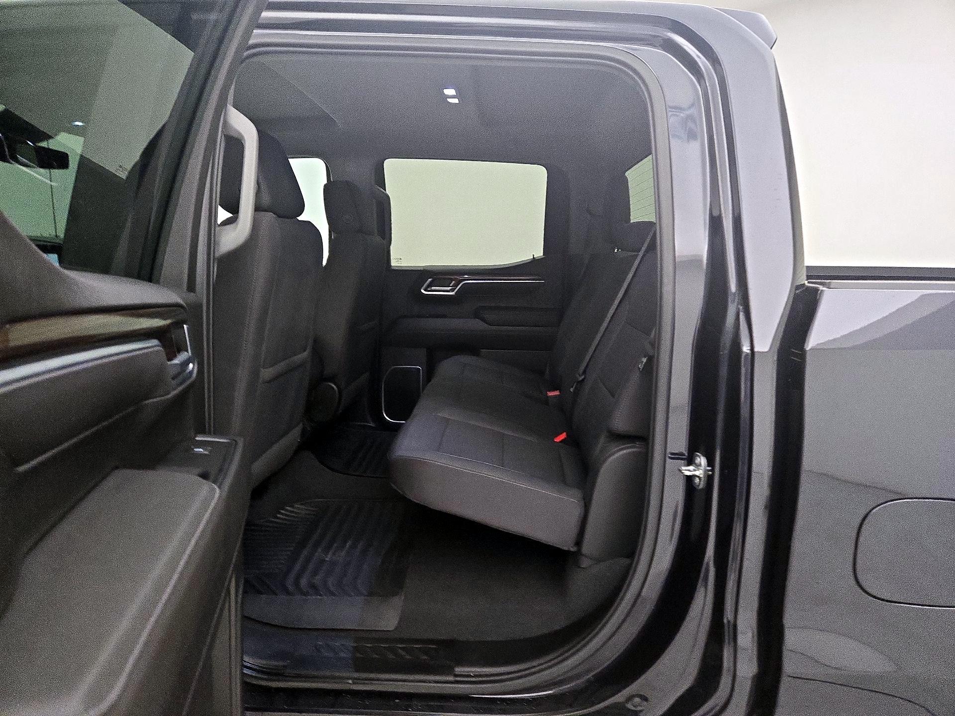 Thumbnail: 2022 Chevrolet Silverado 1500 - 17