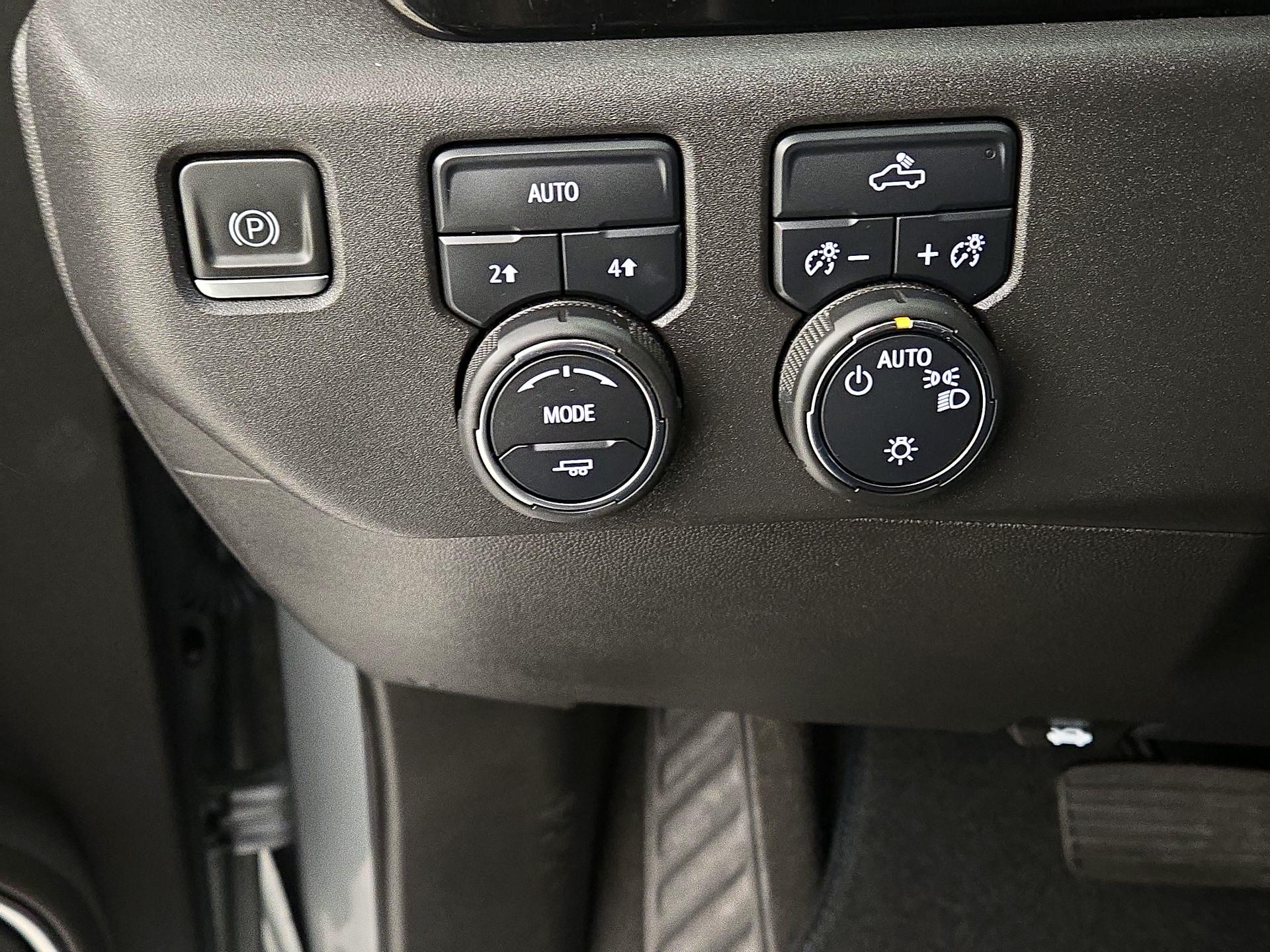 Thumbnail: 2023 Chevrolet Silverado 1500 - 13