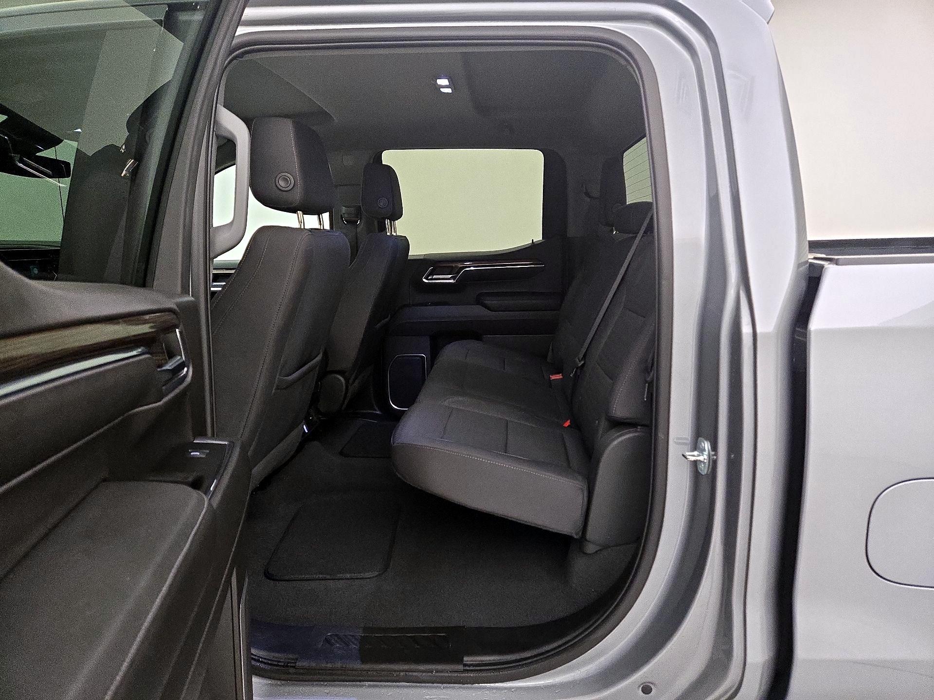 Thumbnail: 2023 Chevrolet Silverado 1500 - 17