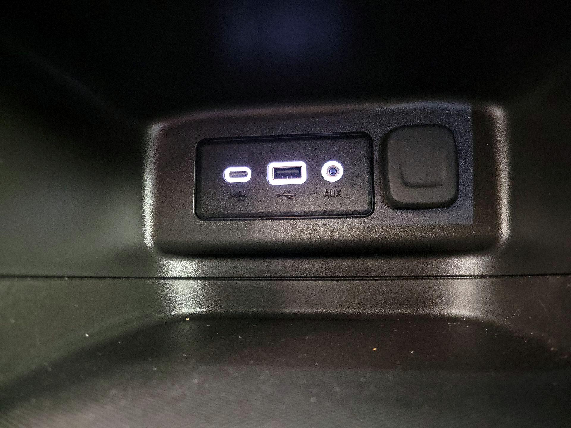 Thumbnail: 2023 Chevrolet Equinox - 18