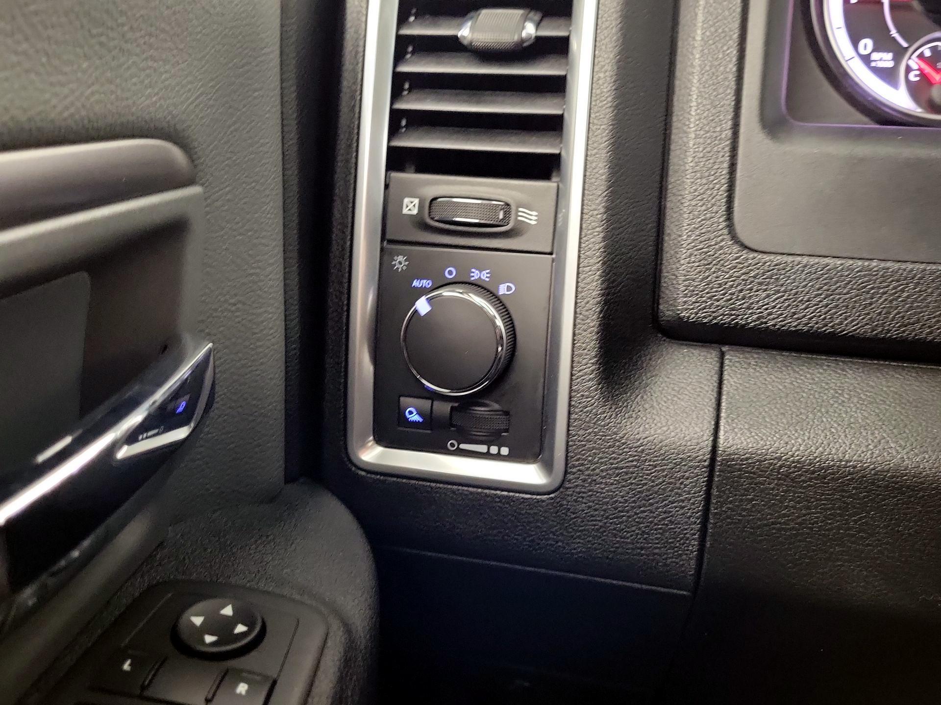 Thumbnail: 2022 RAM 1500 Classic - 11