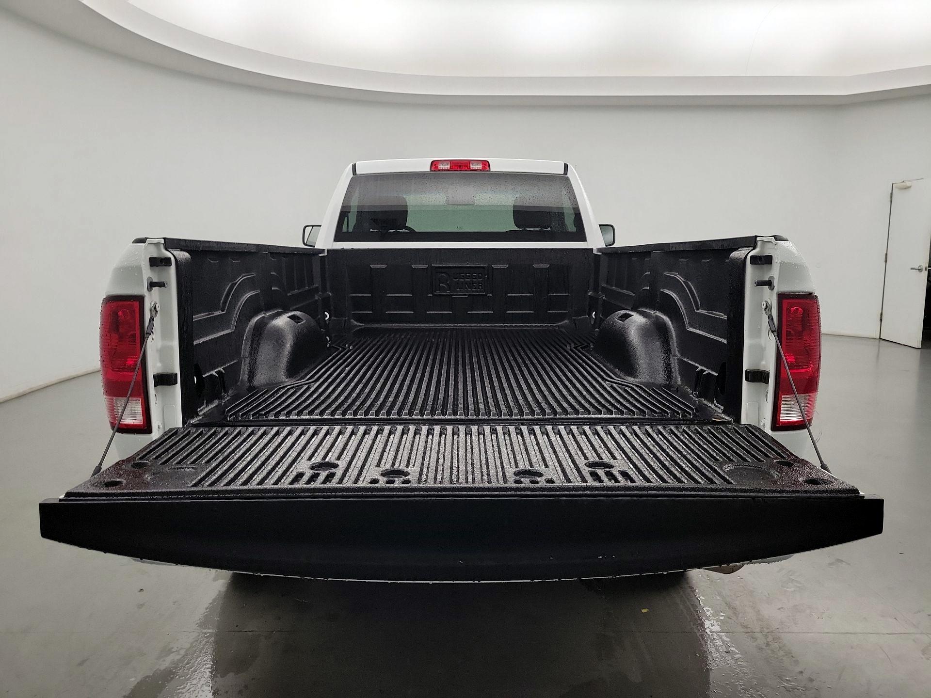 Thumbnail: 2022 RAM 1500 Classic - 17