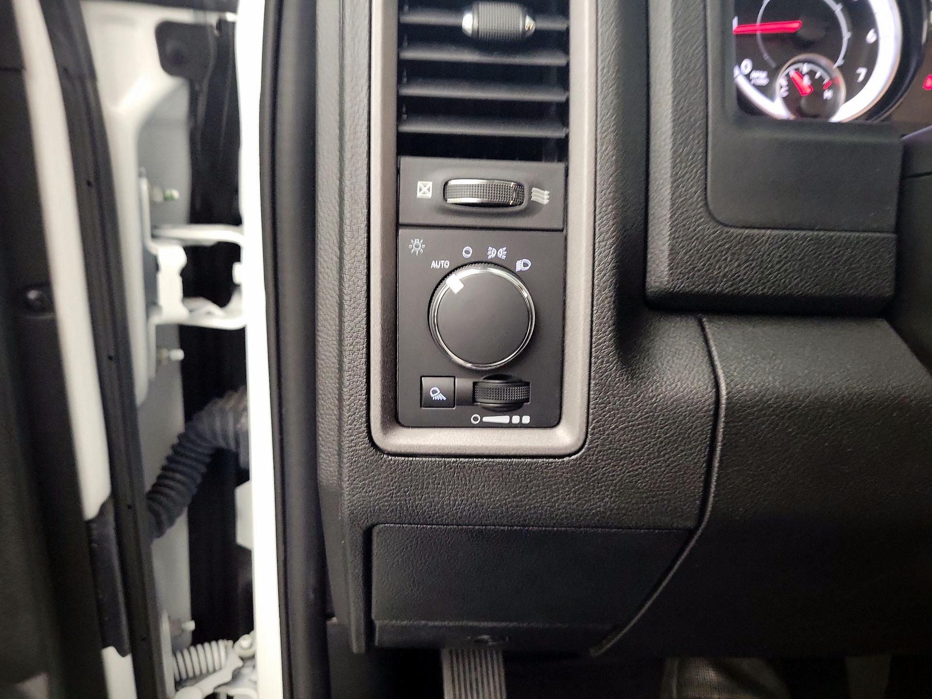 Thumbnail: 2022 RAM 1500 Classic - 11