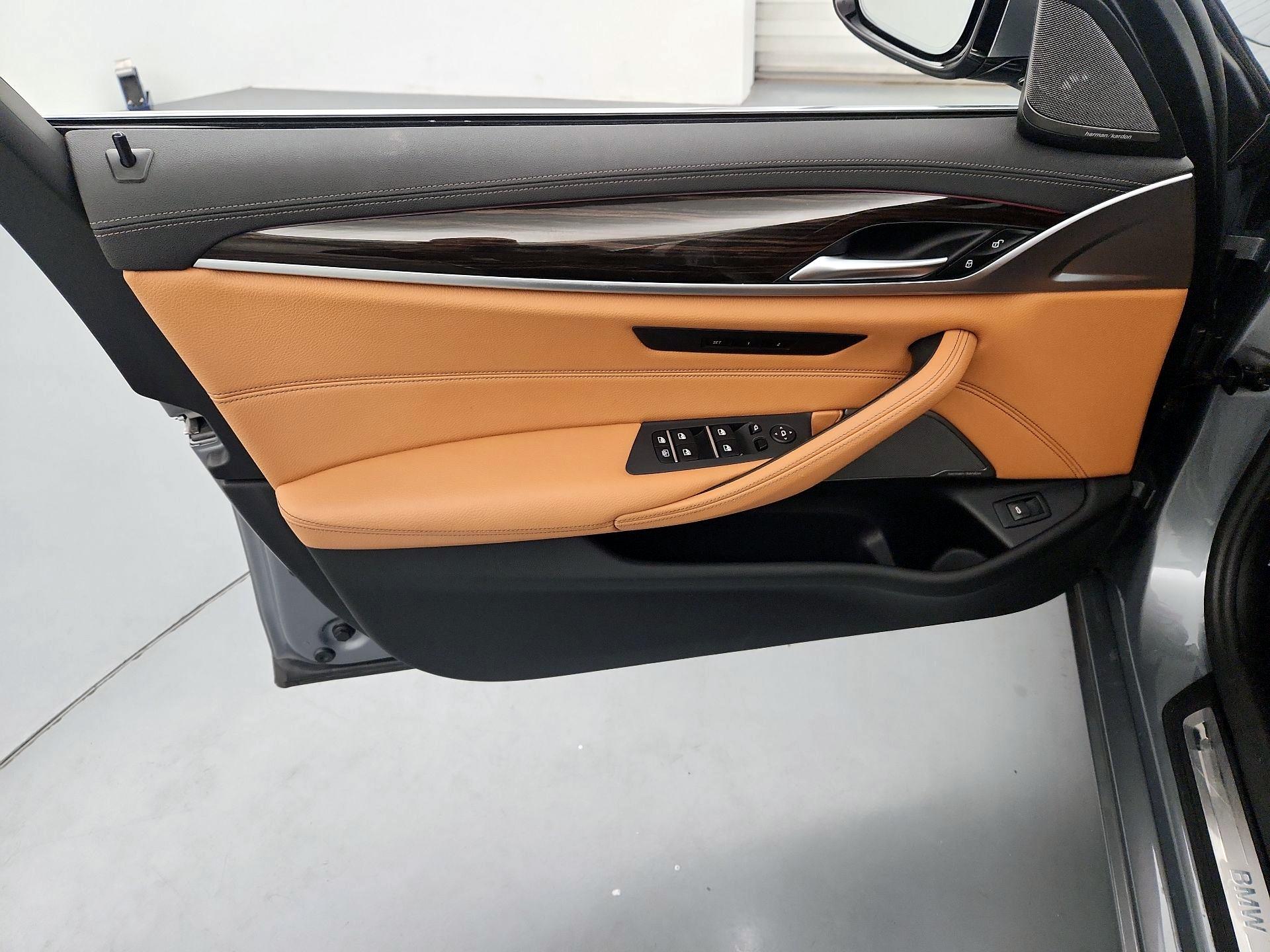 Thumbnail: 2023 BMW 5 Series - 12