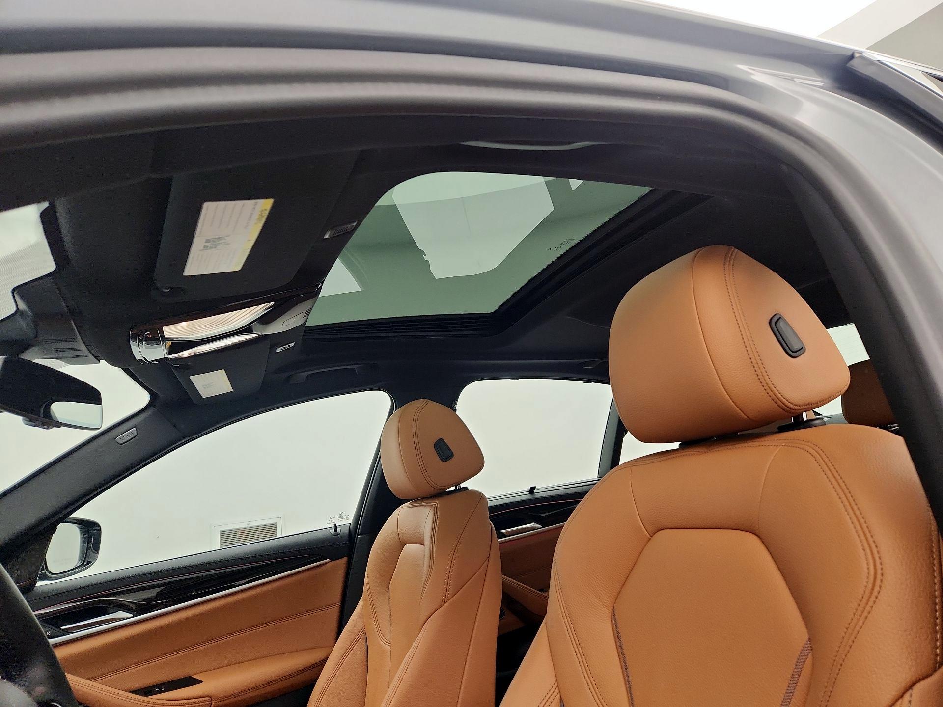 Thumbnail: 2023 BMW 5 Series - 20