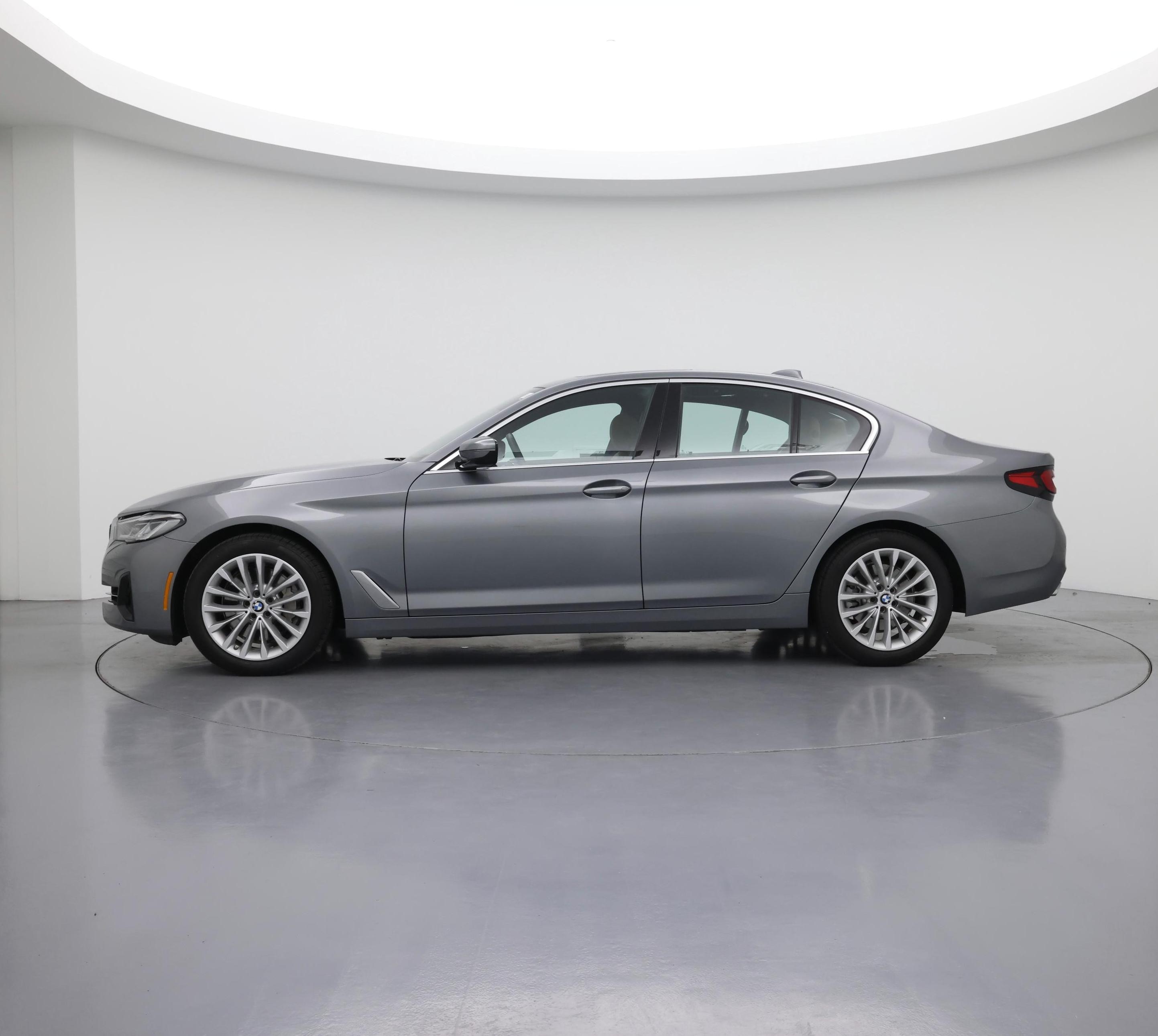Thumbnail: 2023 BMW 5 Series - 3