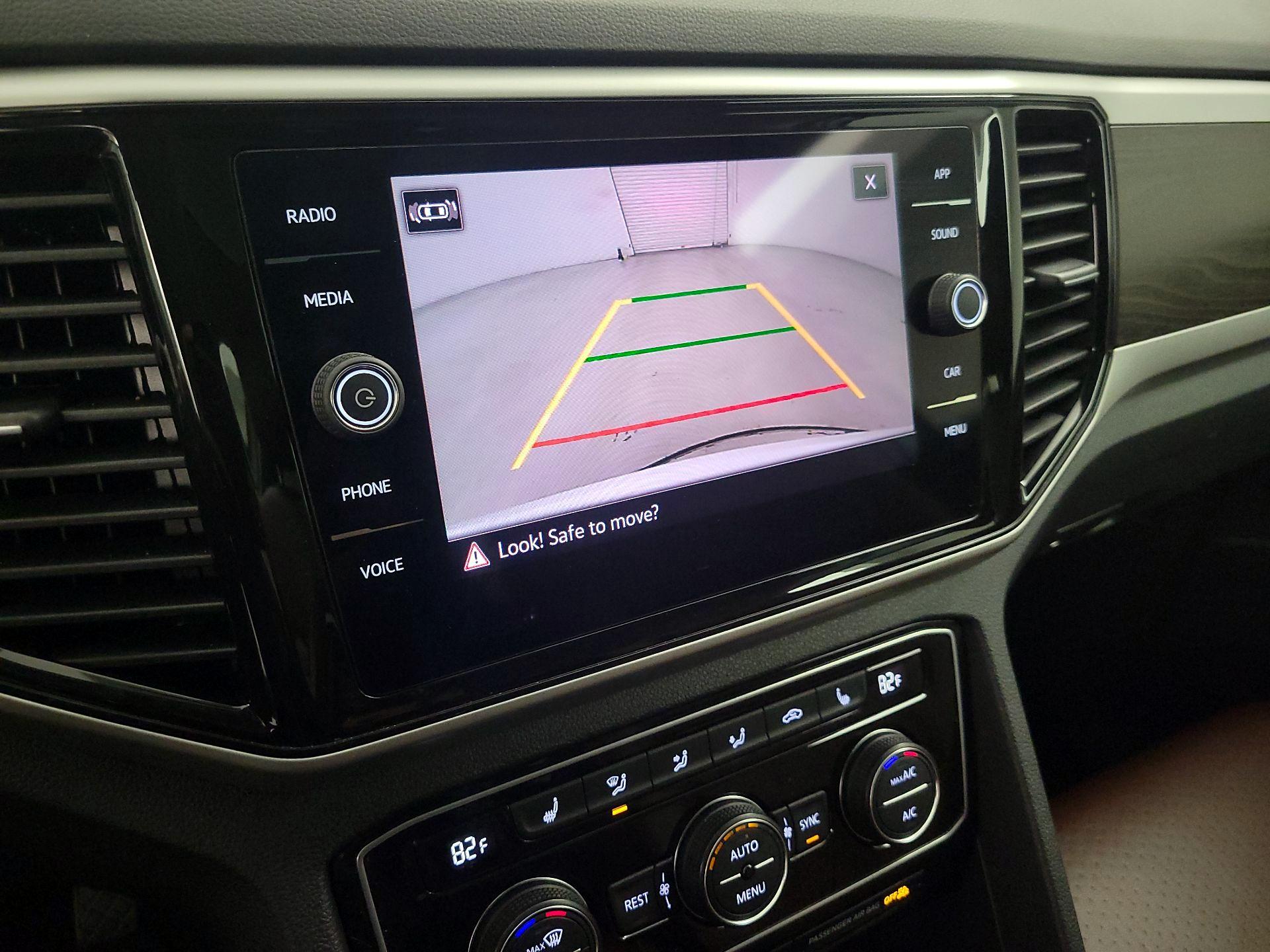 Thumbnail: 2022 Volkswagen Atlas - 14