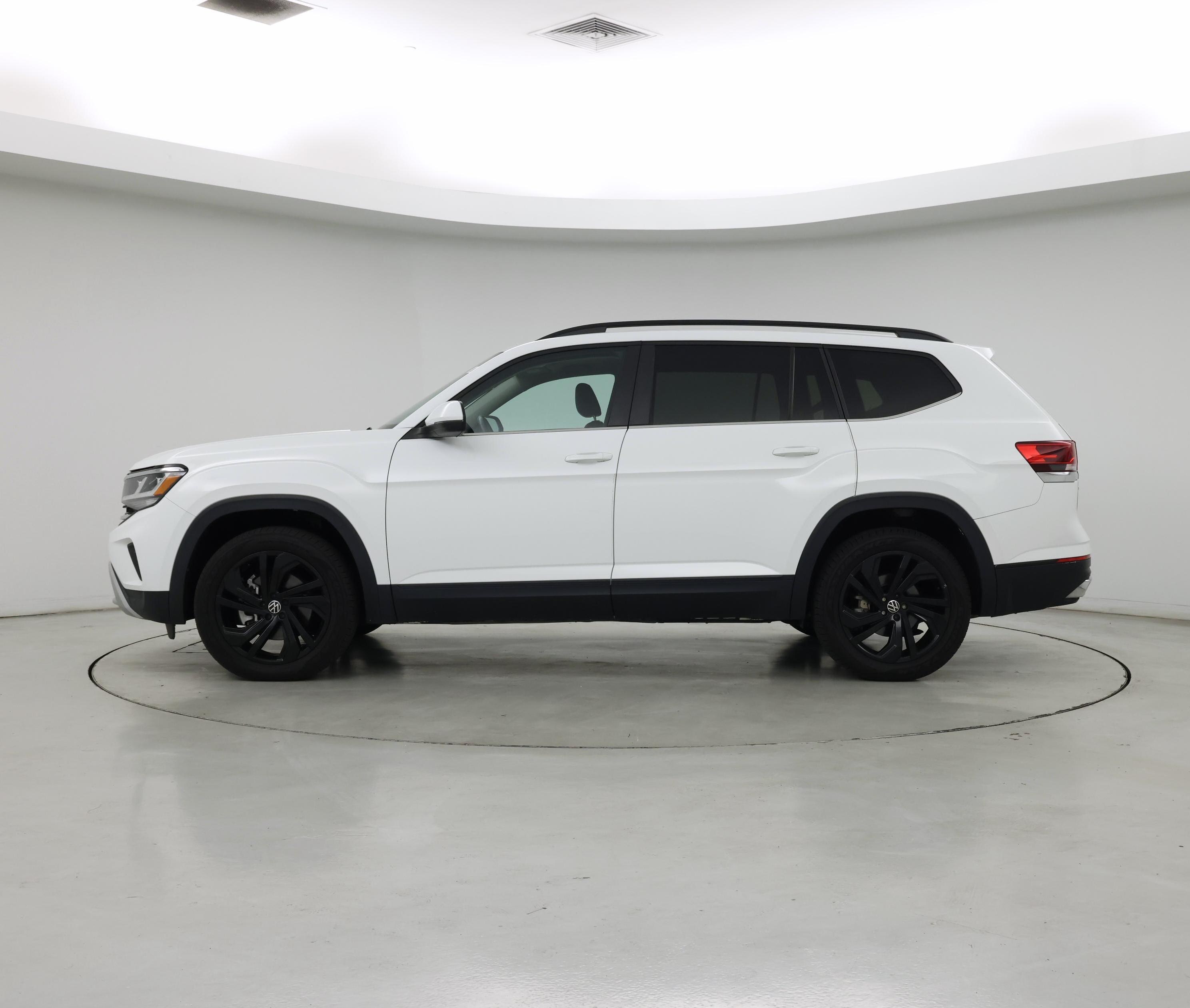 Thumbnail: 2022 Volkswagen Atlas - 3