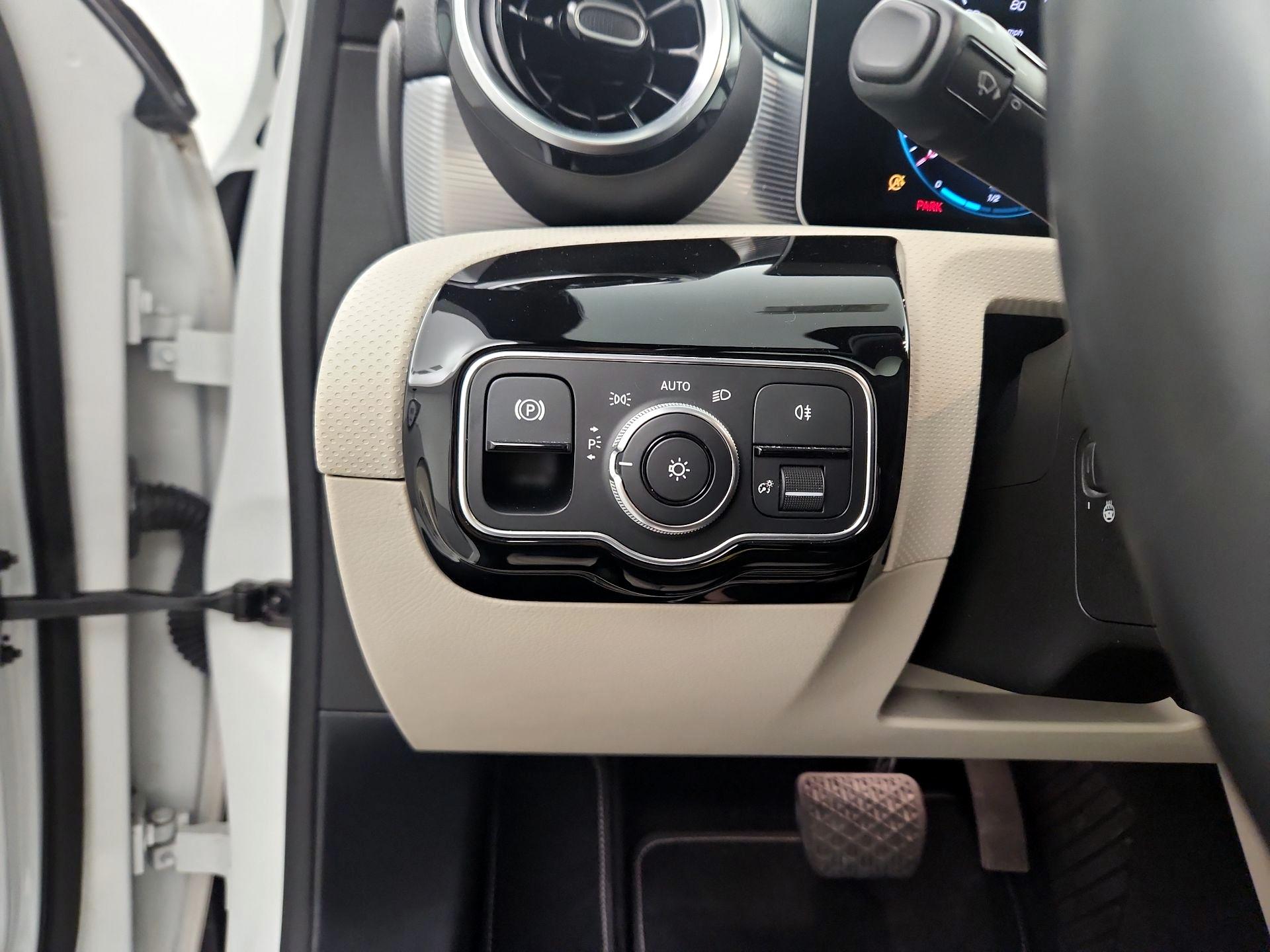 Thumbnail: 2020 Mercedes-Benz A-Class - 11