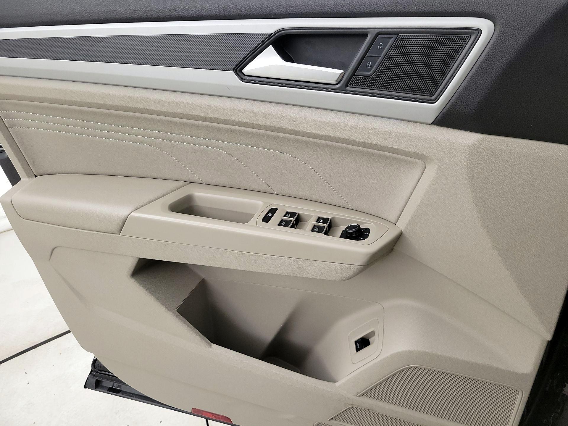 Thumbnail: 2022 Volkswagen Atlas - 12