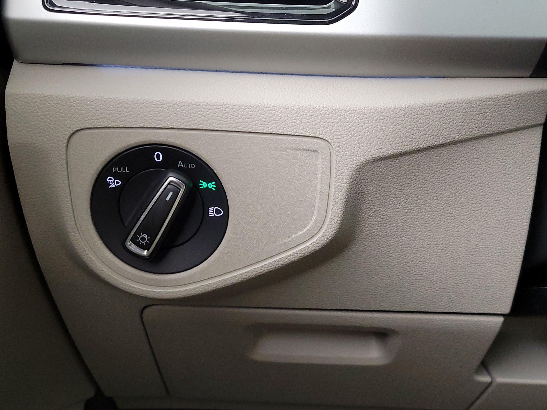 Thumbnail: 2022 Volkswagen Atlas - 13