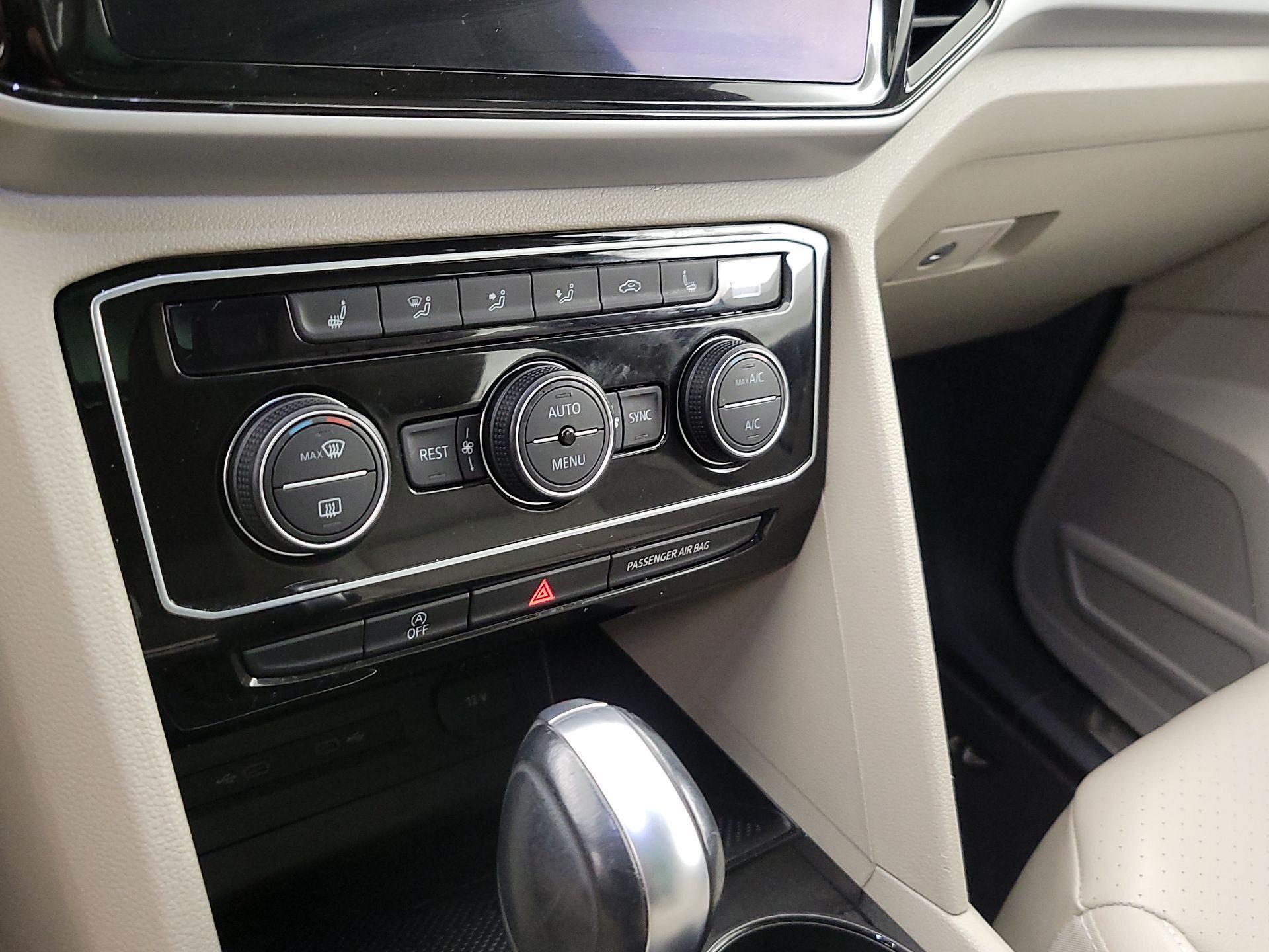 Thumbnail: 2022 Volkswagen Atlas - 17