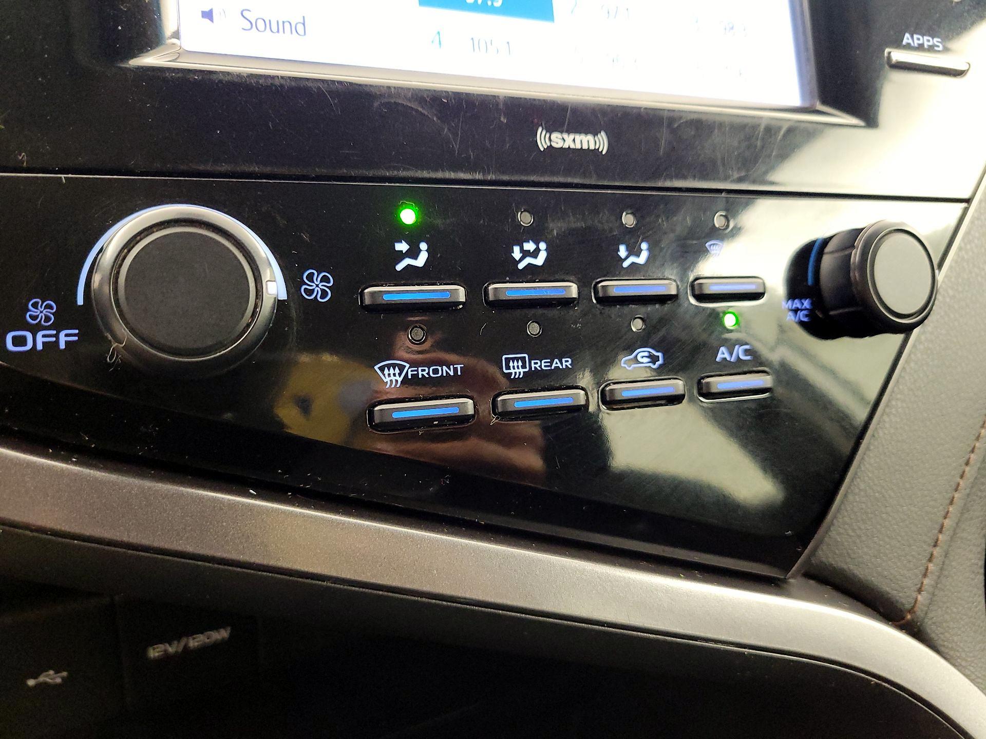 Thumbnail: 2020 Toyota Camry - 16