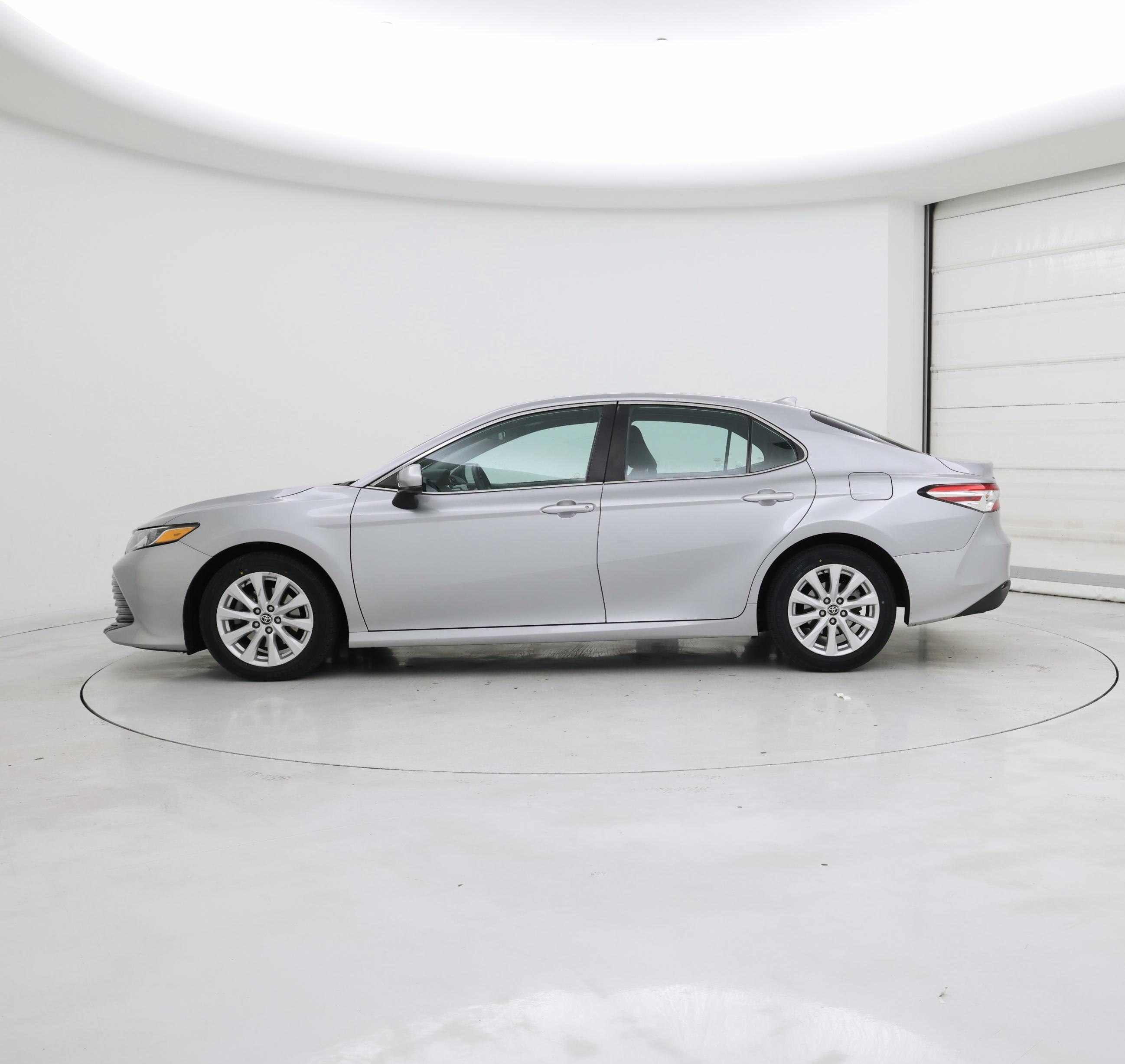 Thumbnail: 2020 Toyota Camry - 3