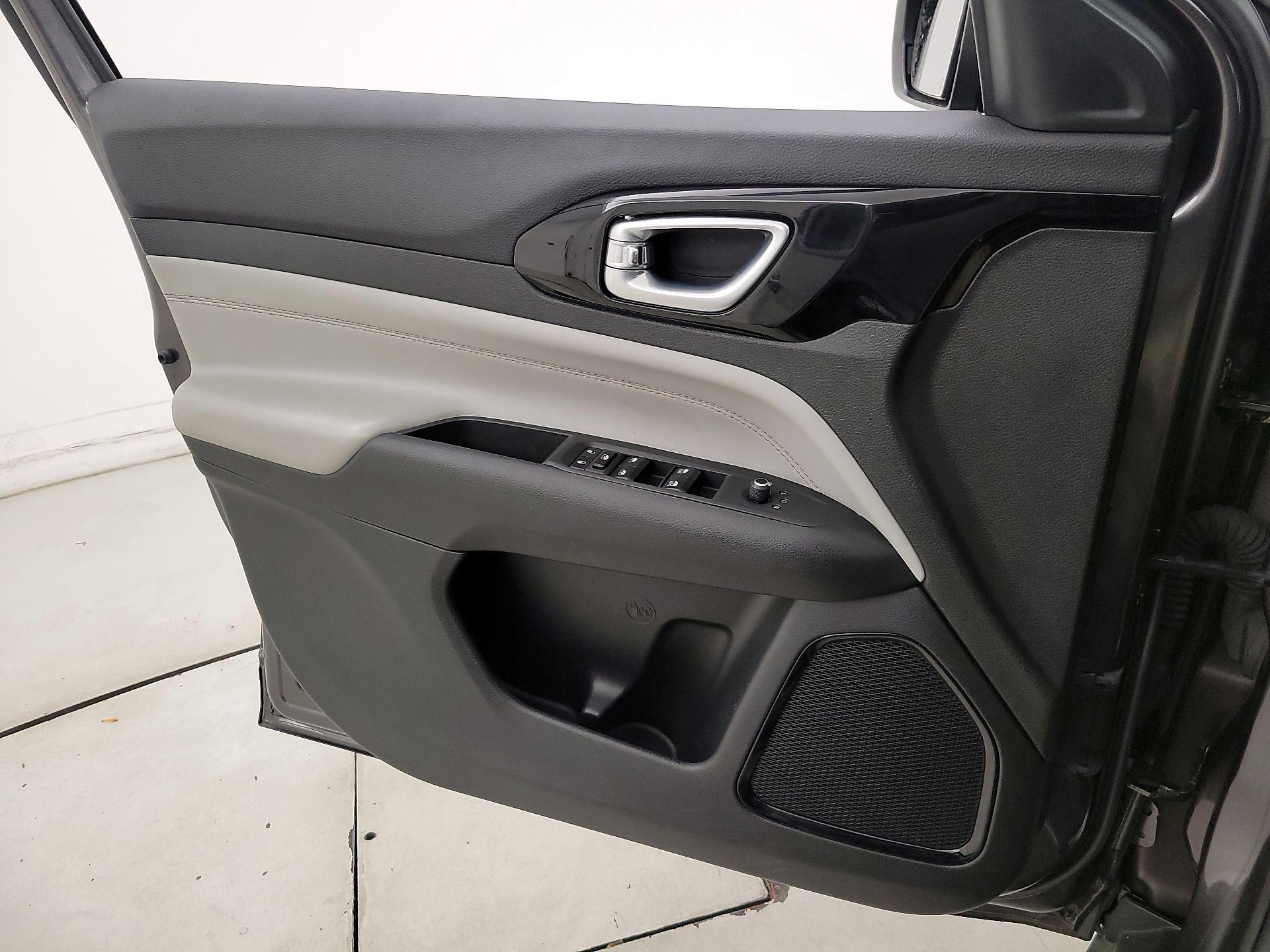 Thumbnail: 2023 Jeep Compass - 12