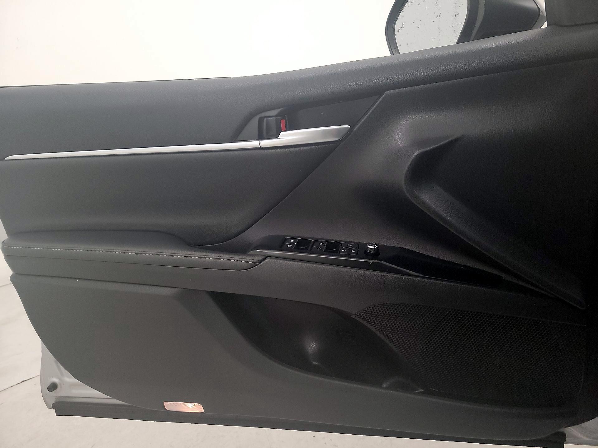 Thumbnail: 2020 Toyota Camry - 12