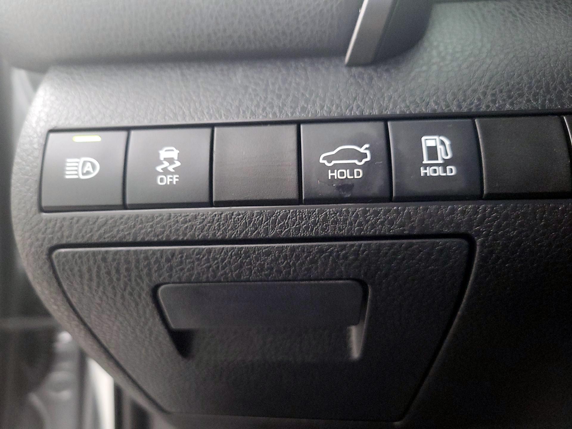 Thumbnail: 2020 Toyota Camry - 13