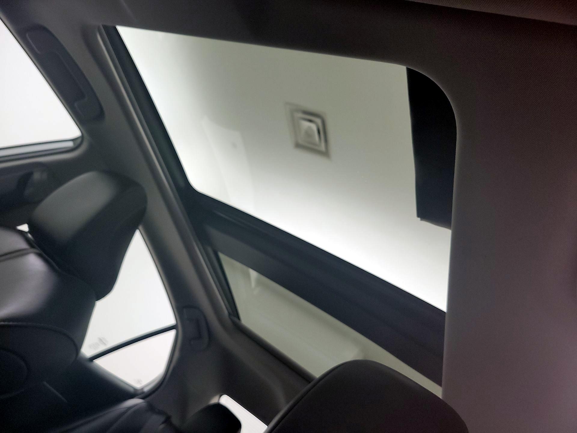 Thumbnail: 2020 Toyota Camry - 19