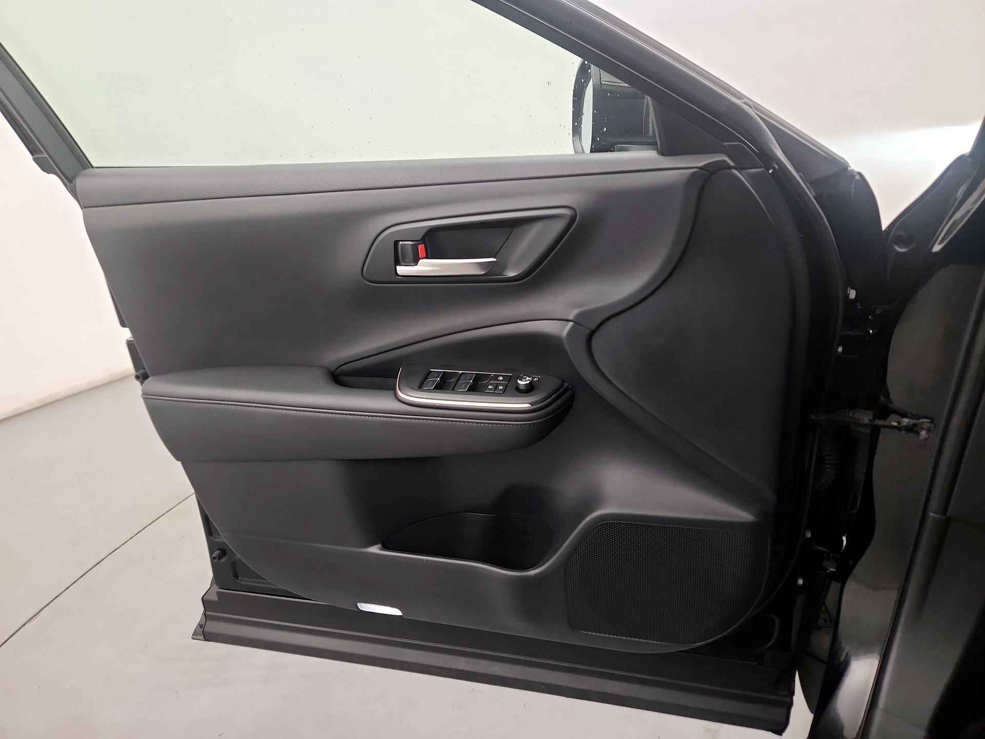 Thumbnail: 2023 Toyota Crown - 10