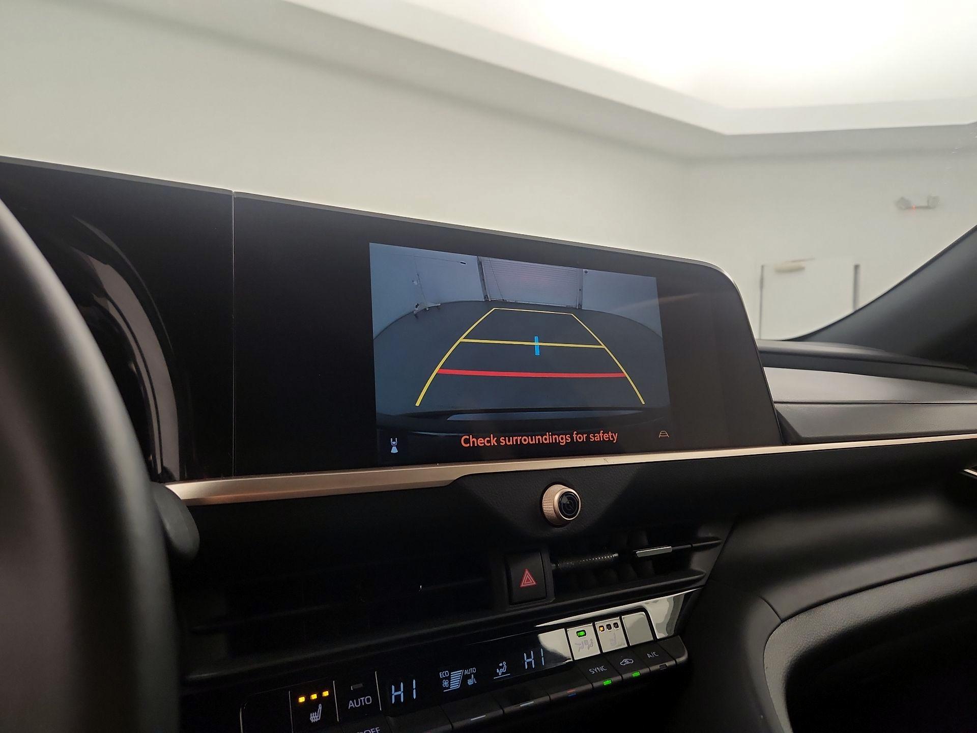 Thumbnail: 2023 Toyota Crown - 12