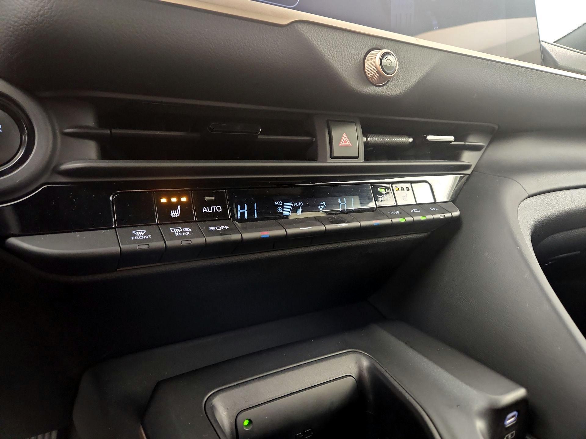 Thumbnail: 2023 Toyota Crown - 14