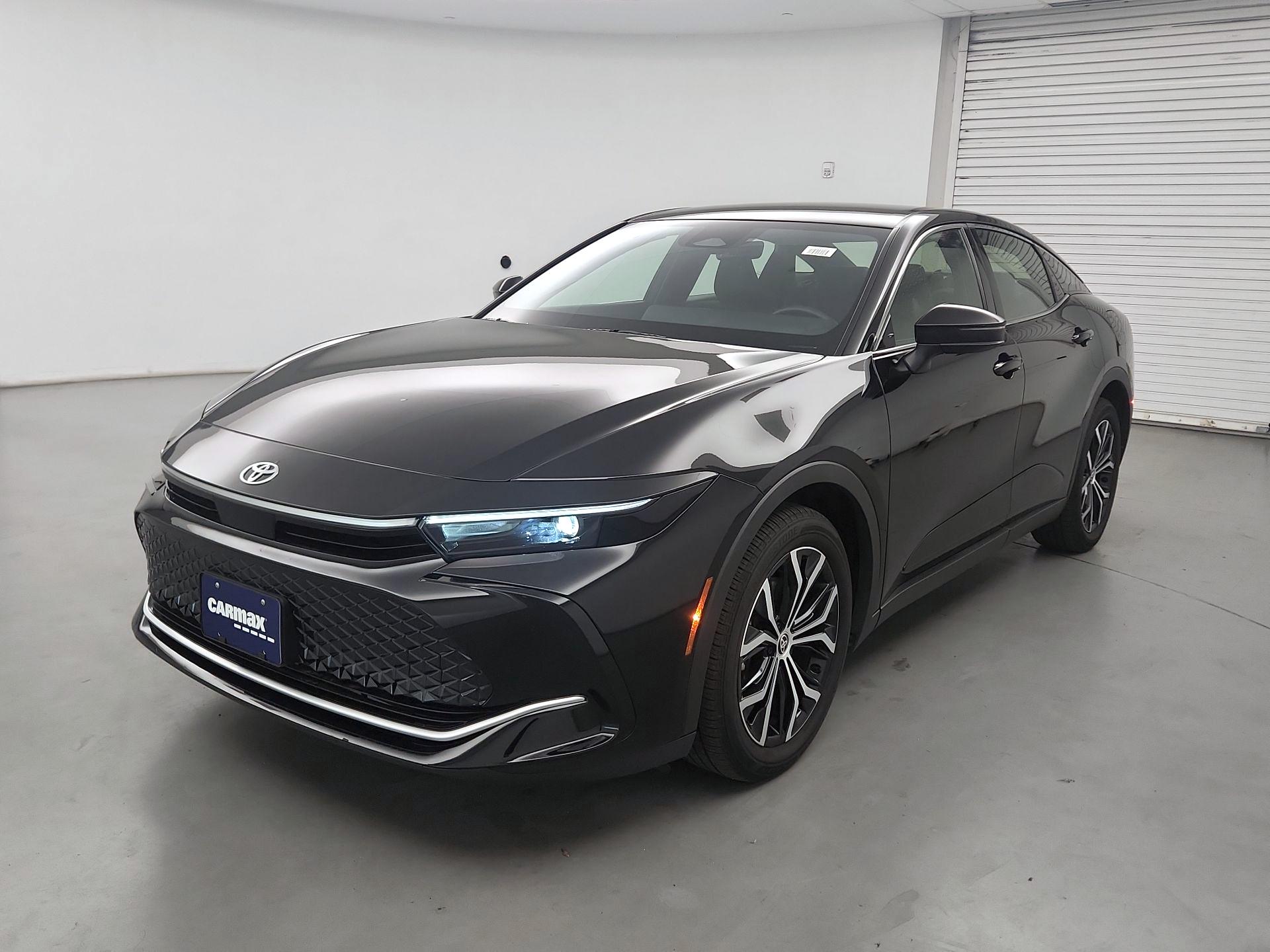 Thumbnail: 2023 Toyota Crown - 3