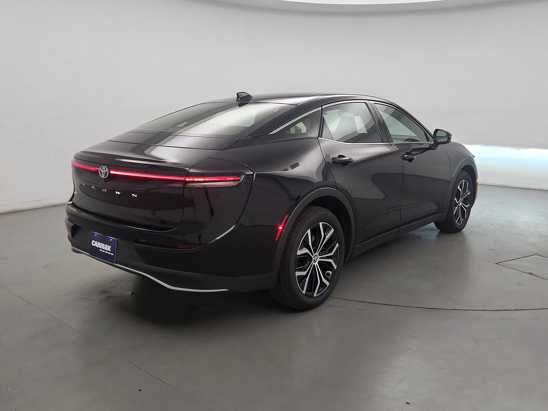 Thumbnail: 2023 Toyota Crown - 5