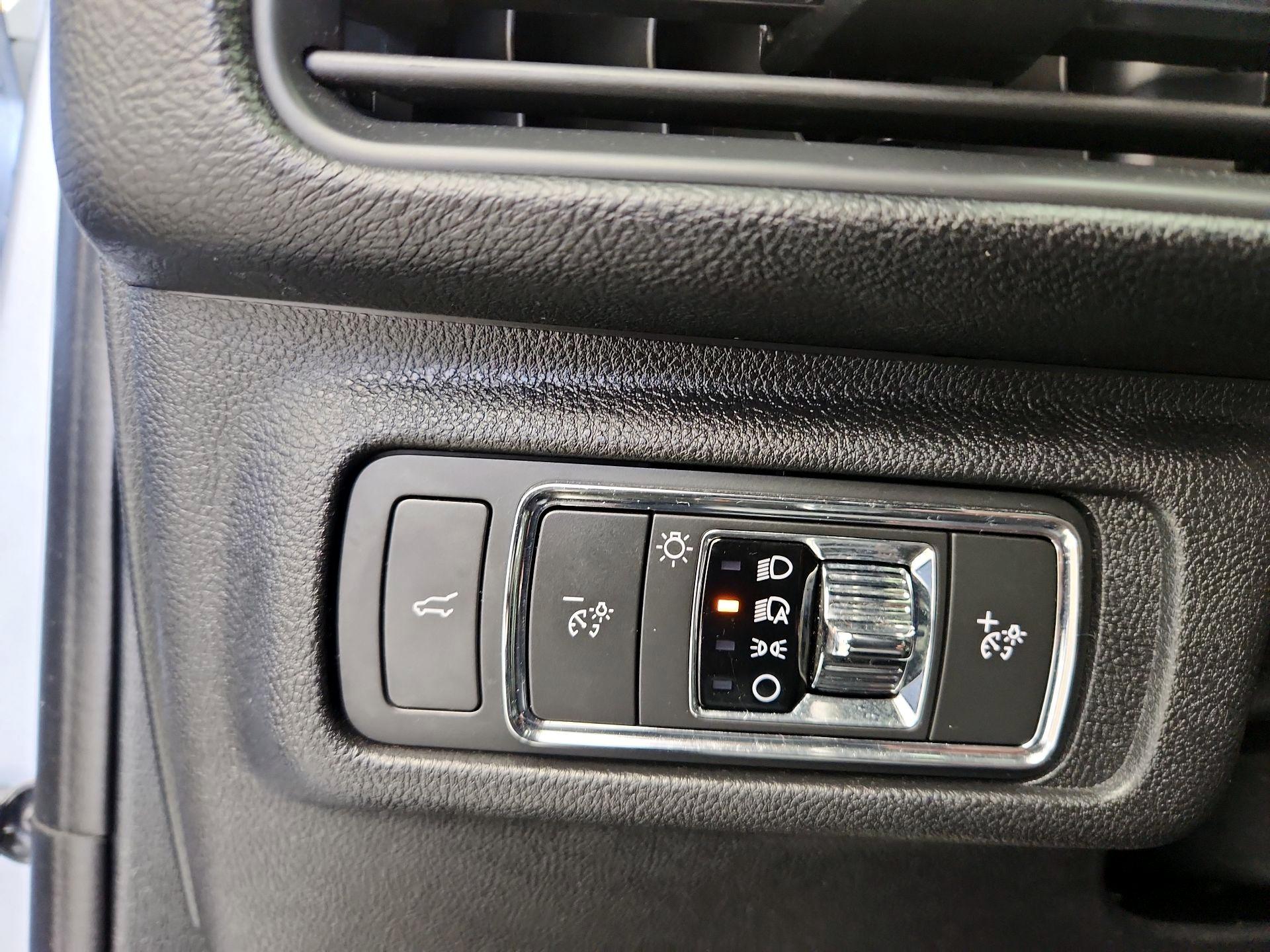 Thumbnail: 2022 Lincoln Corsair - 13