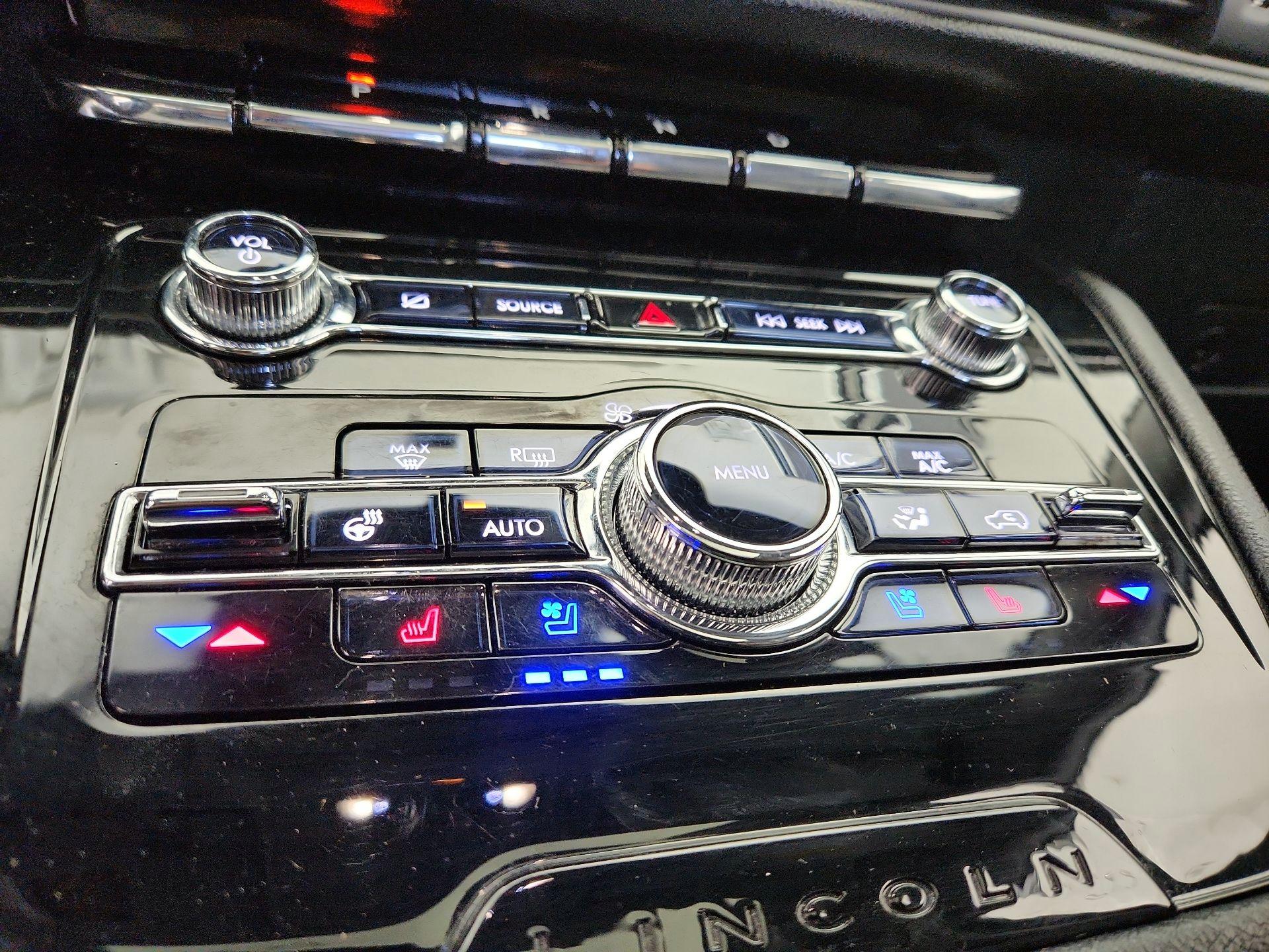 Thumbnail: 2022 Lincoln Corsair - 17