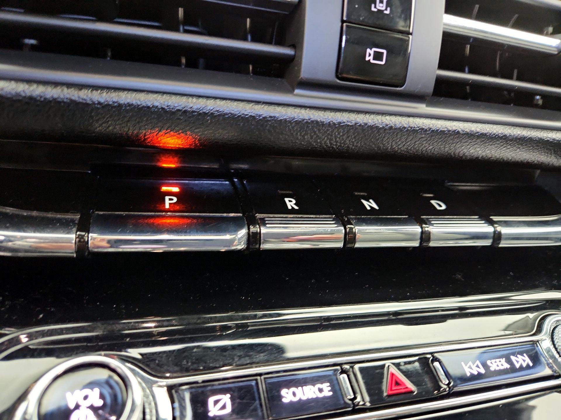 Thumbnail: 2022 Lincoln Corsair - 18