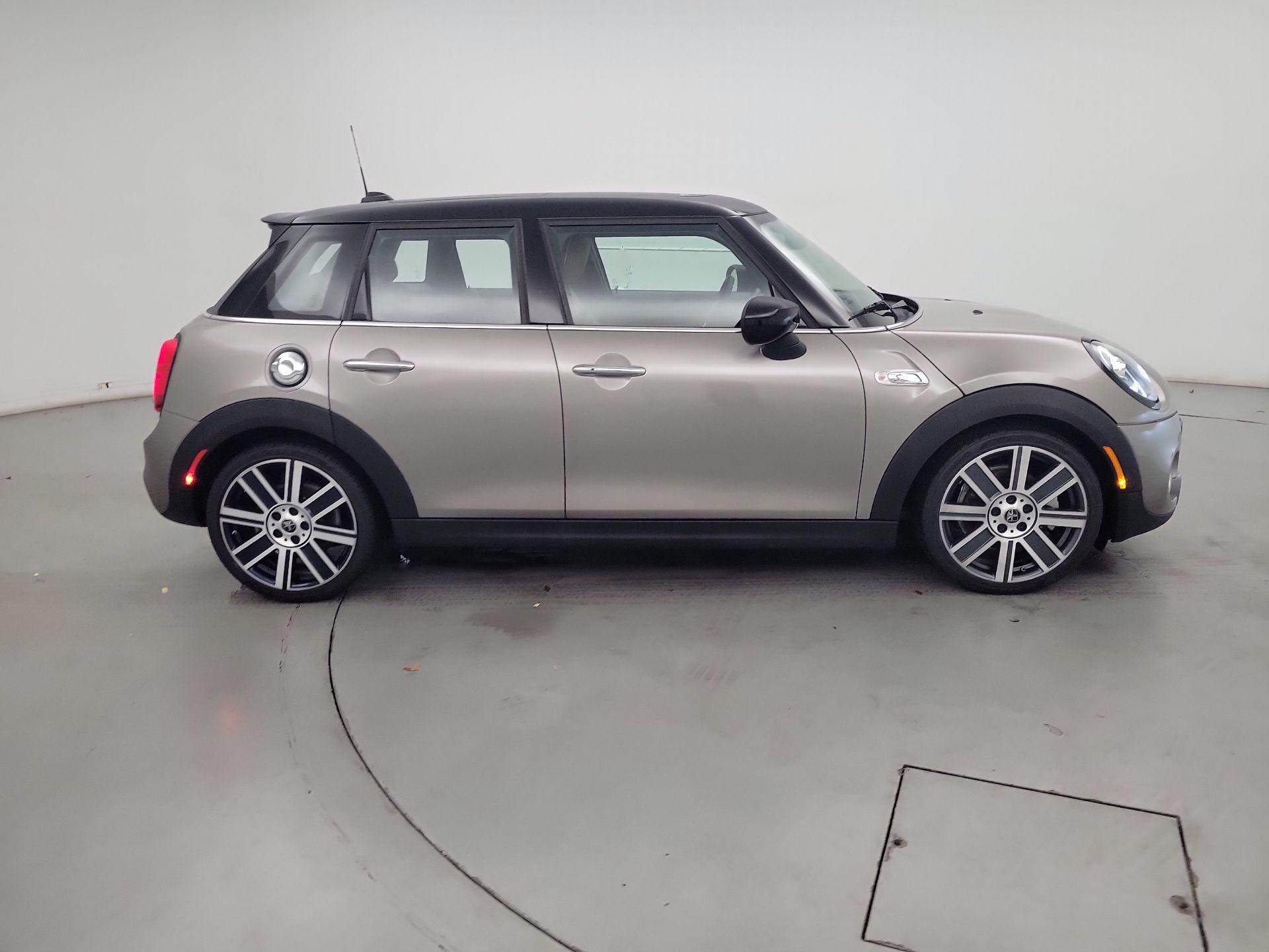 Thumbnail: 2021 MINI Cooper Hardtop - 4