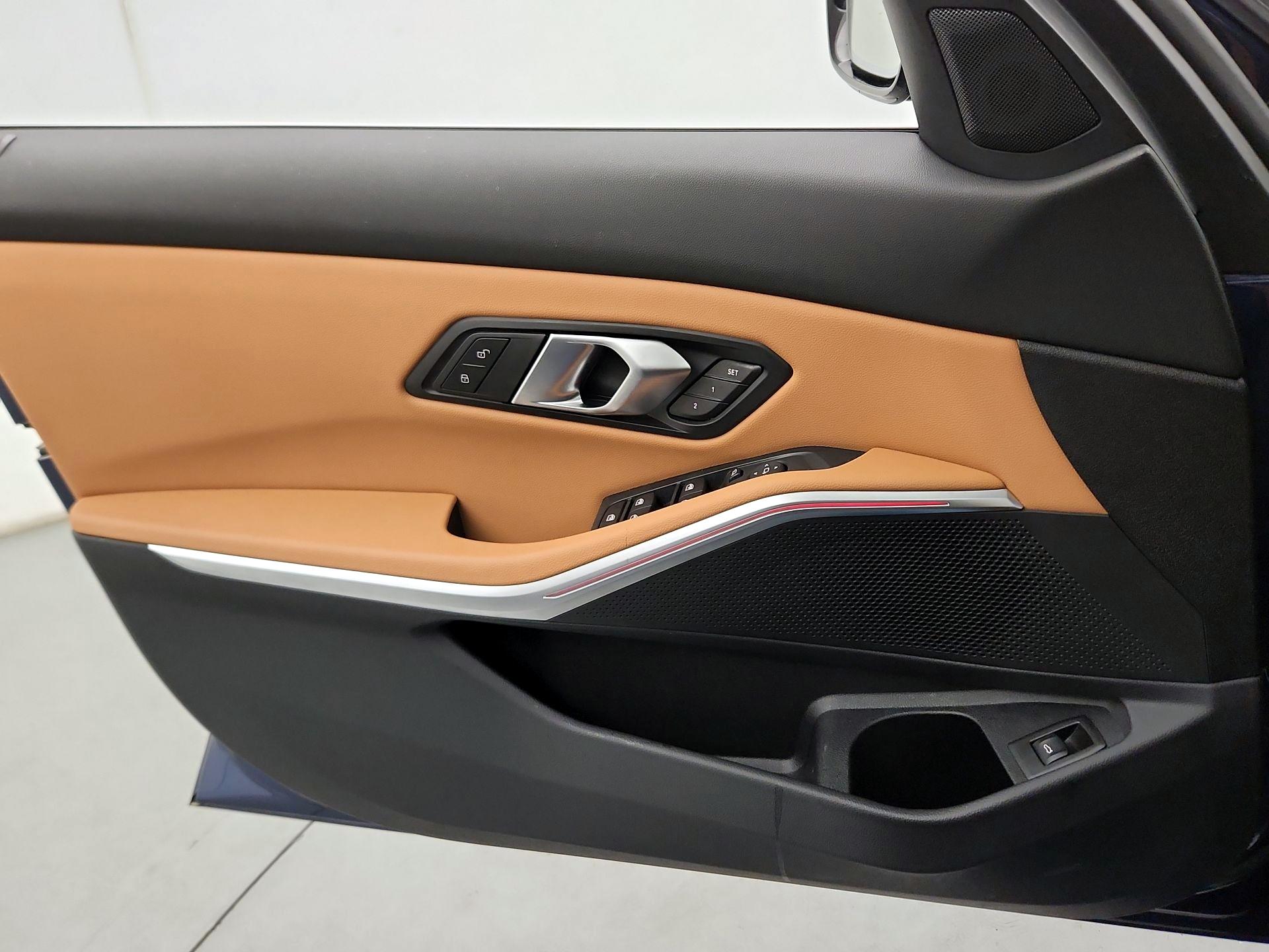 Thumbnail: 2024 BMW 3 Series - 10