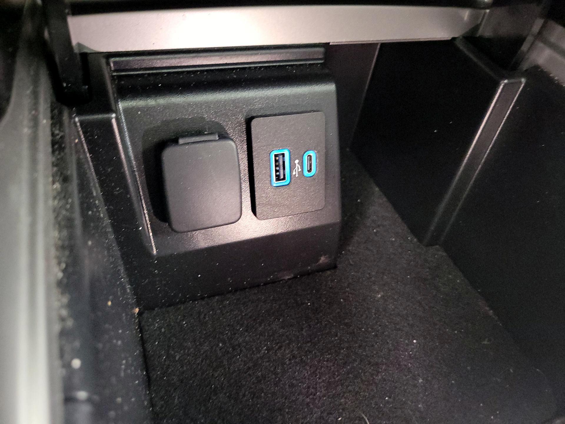 Thumbnail: 2022 Ford Explorer - 19