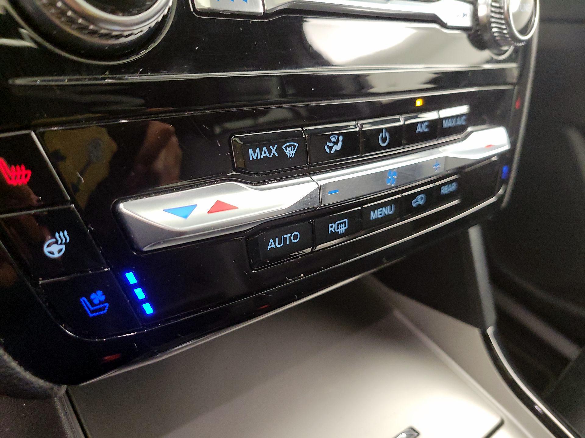 Thumbnail: 2022 Ford Explorer - 17