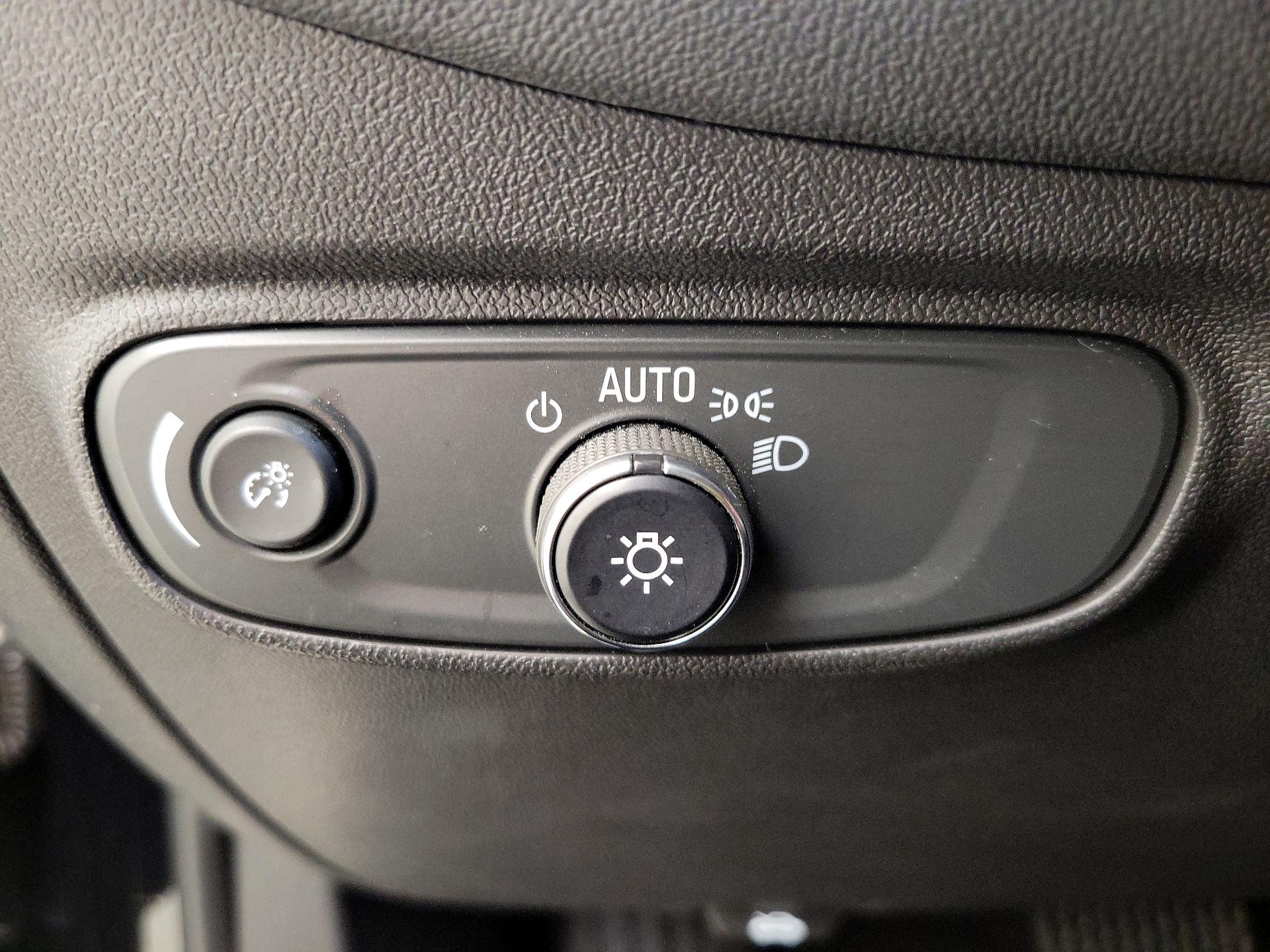 Thumbnail: 2022 Chevrolet Equinox - 13