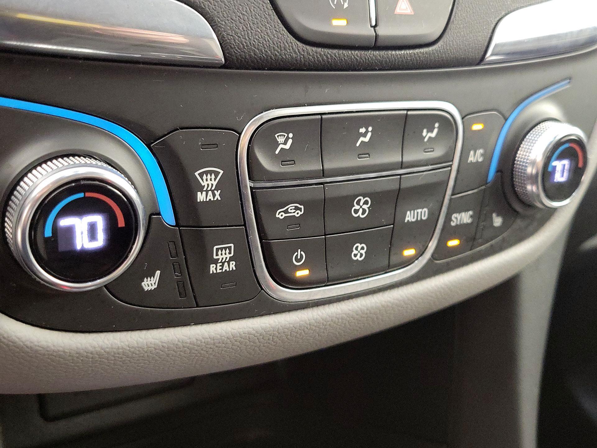 Thumbnail: 2022 Chevrolet Equinox - 16