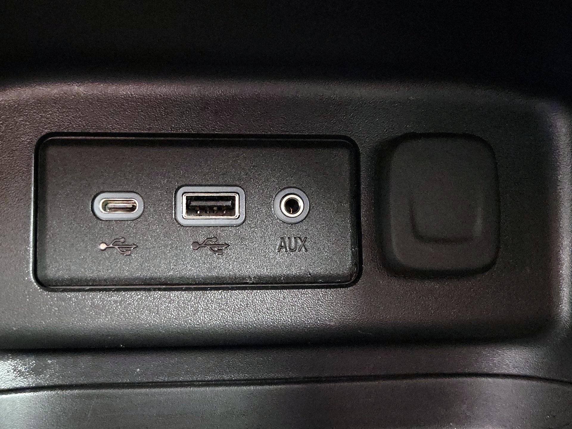 Thumbnail: 2022 Chevrolet Equinox - 18