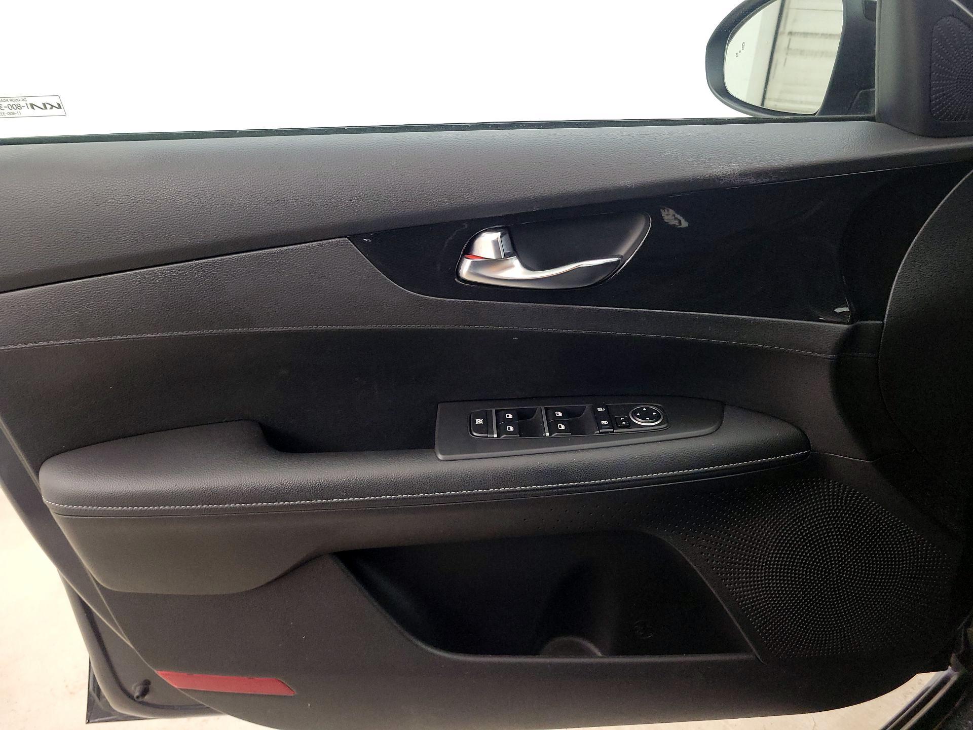 Thumbnail: 2023 Kia Forte - 12