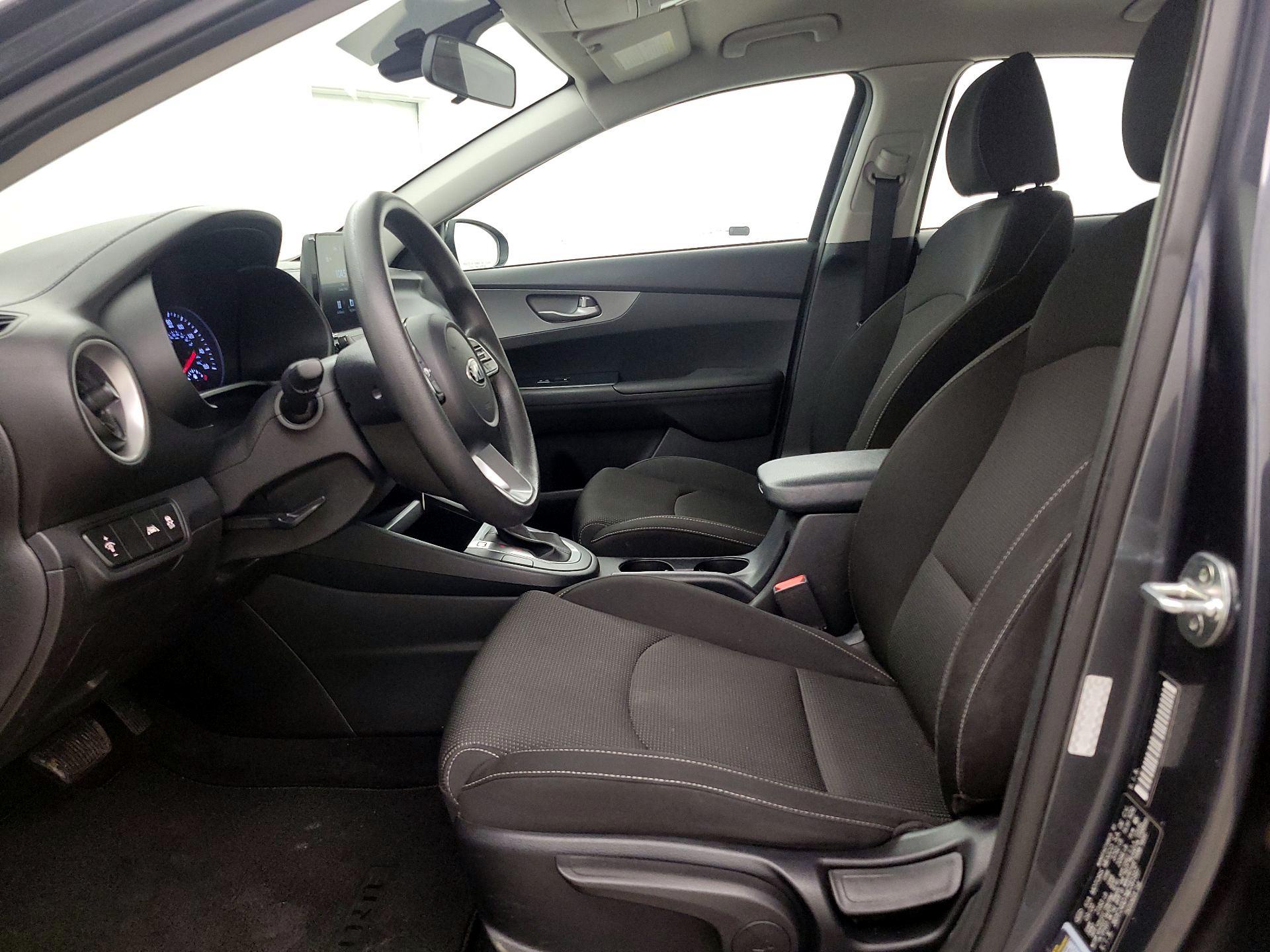 Thumbnail: 2021 Kia Forte - 11