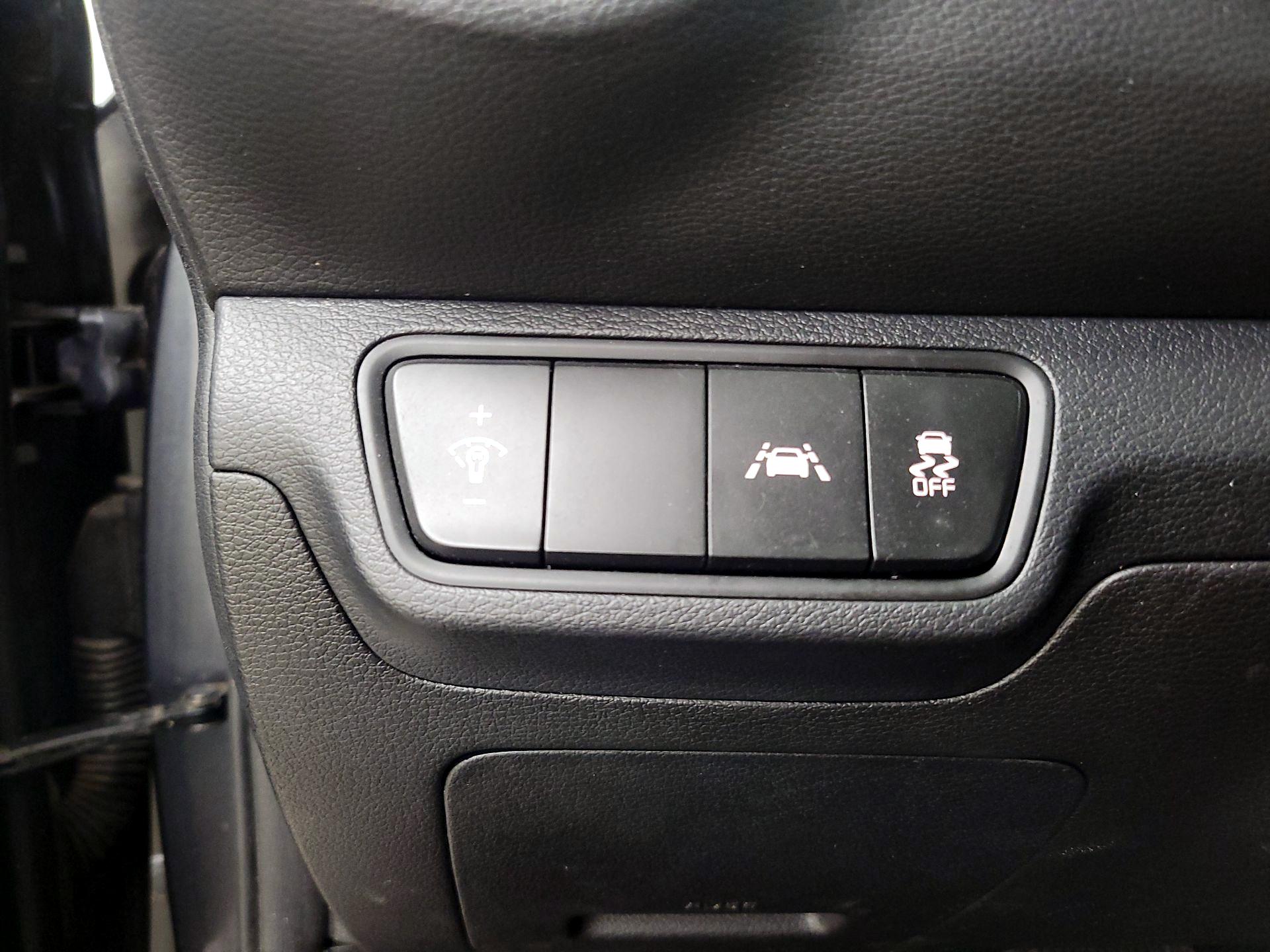 Thumbnail: 2021 Kia Forte - 13