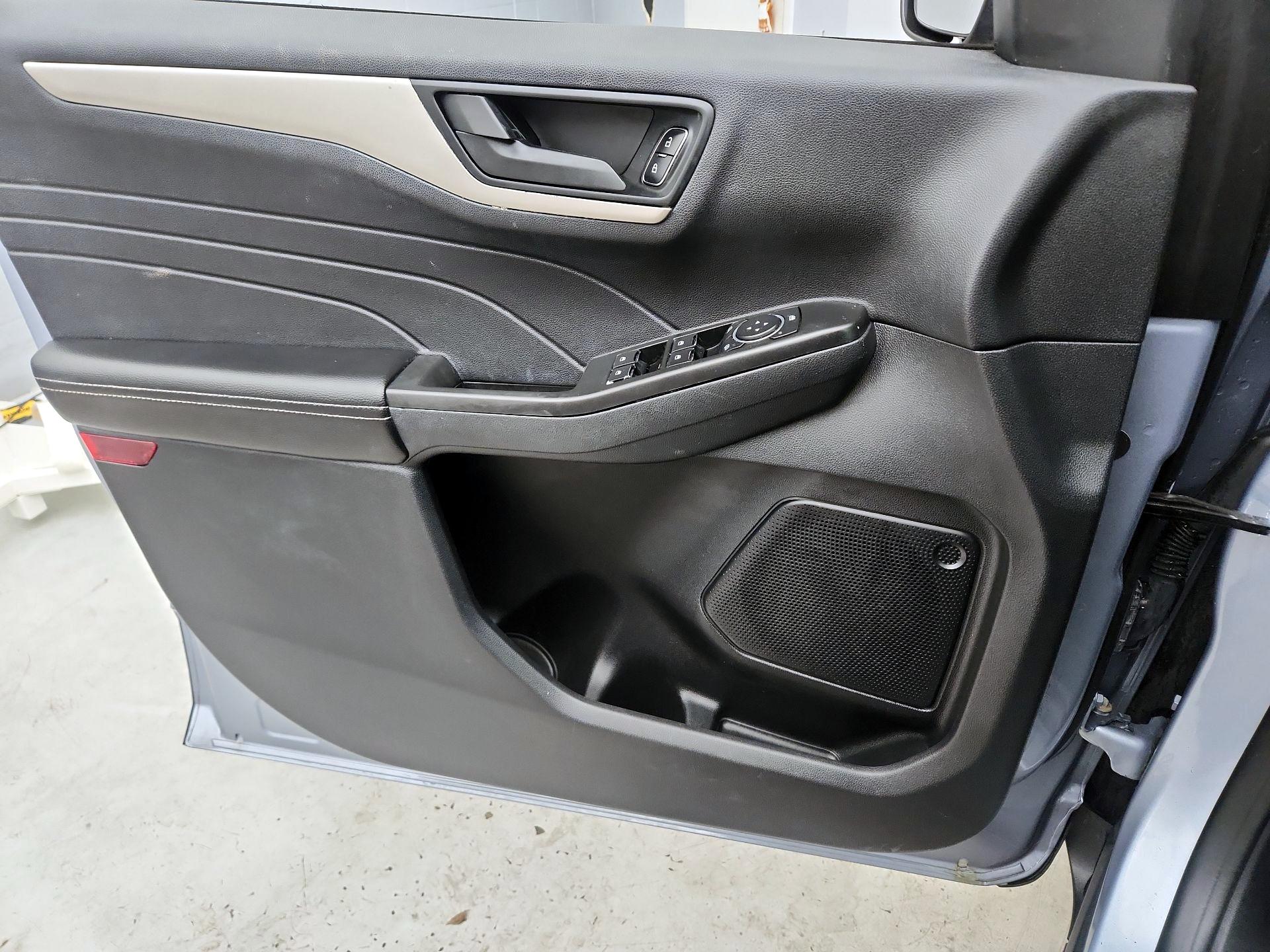 Thumbnail: 2022 Ford Escape - 12