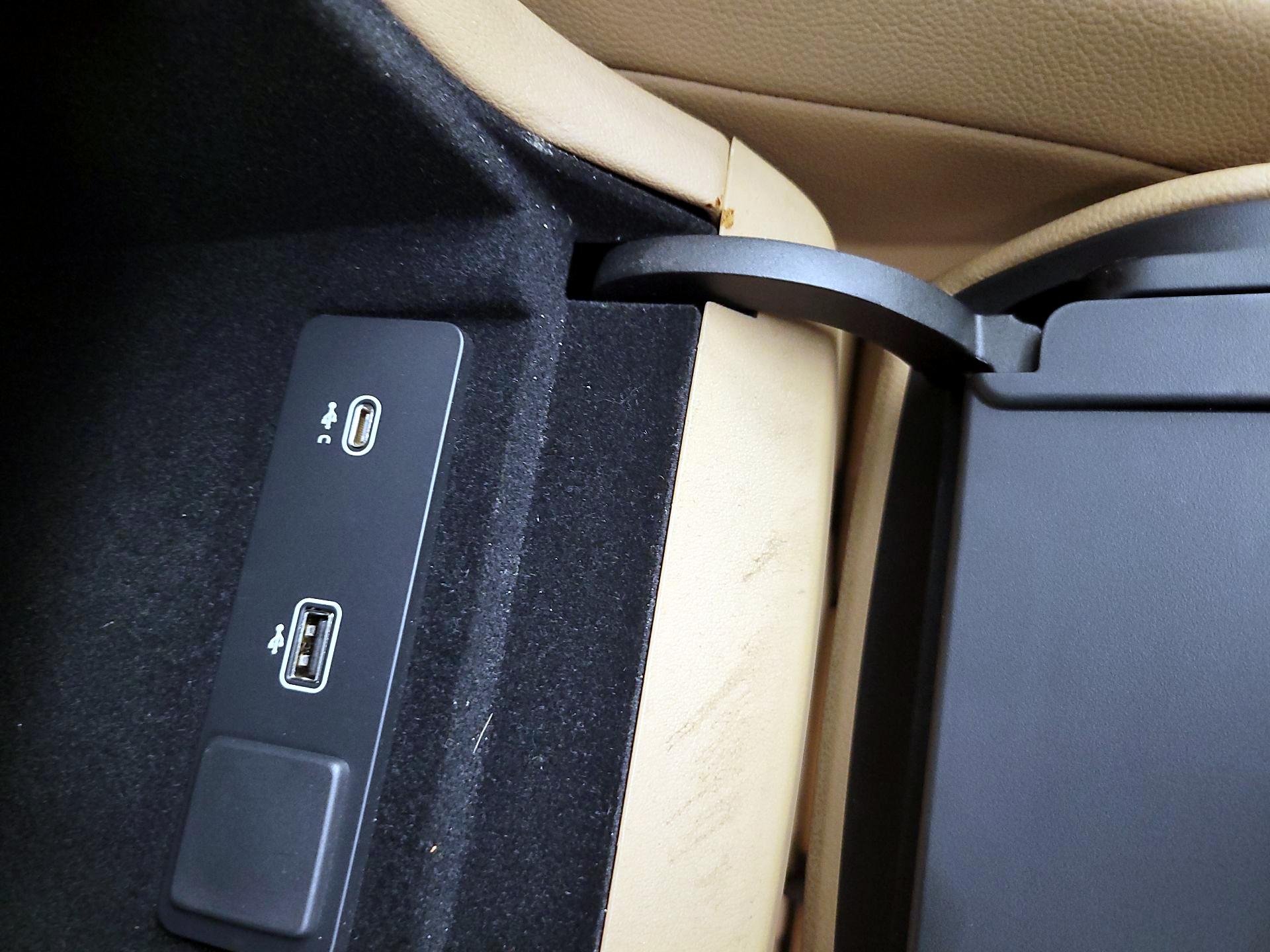 Thumbnail: 2022 Jaguar F-Pace - 18