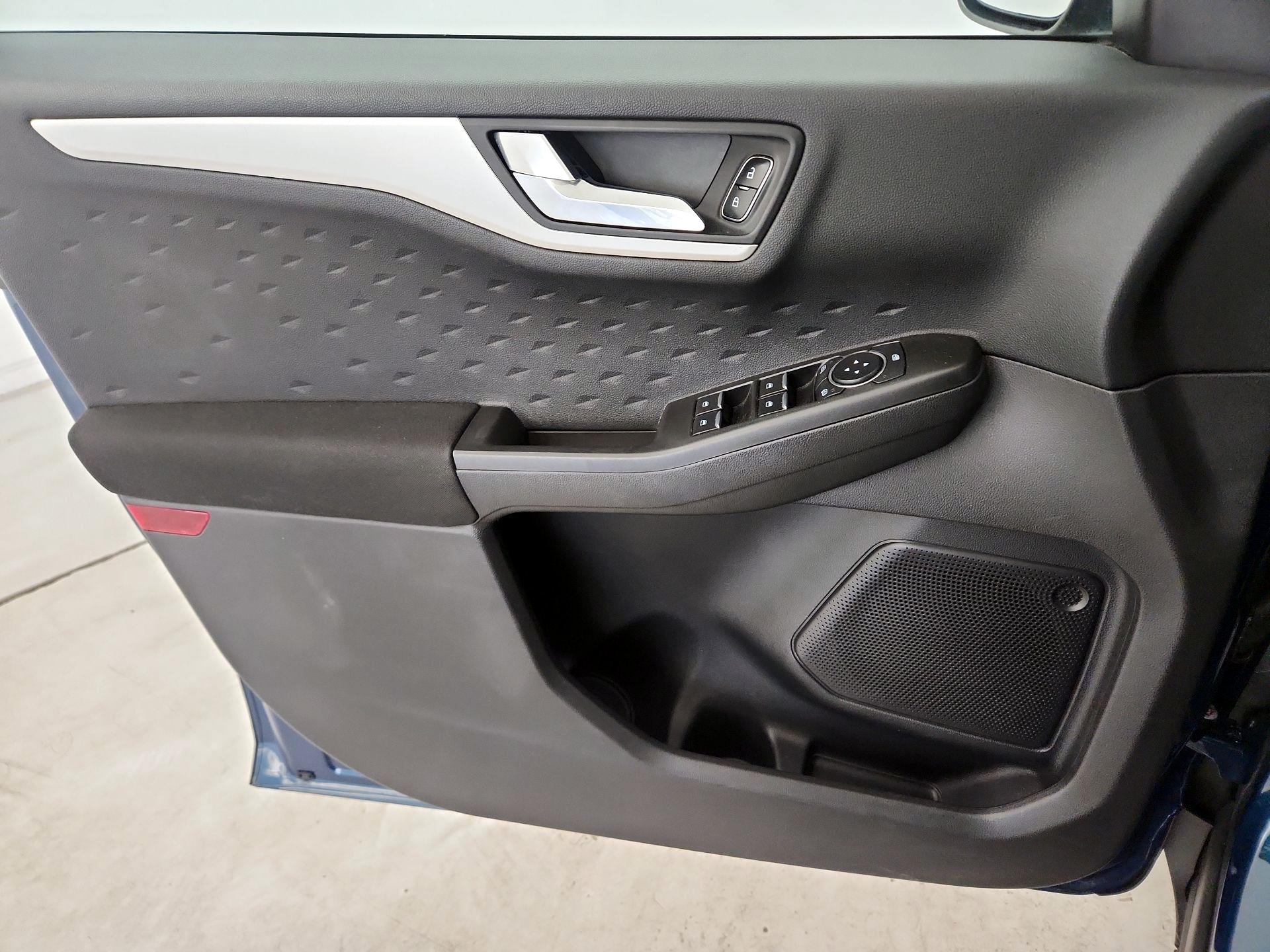 Thumbnail: 2020 Ford Escape - 12