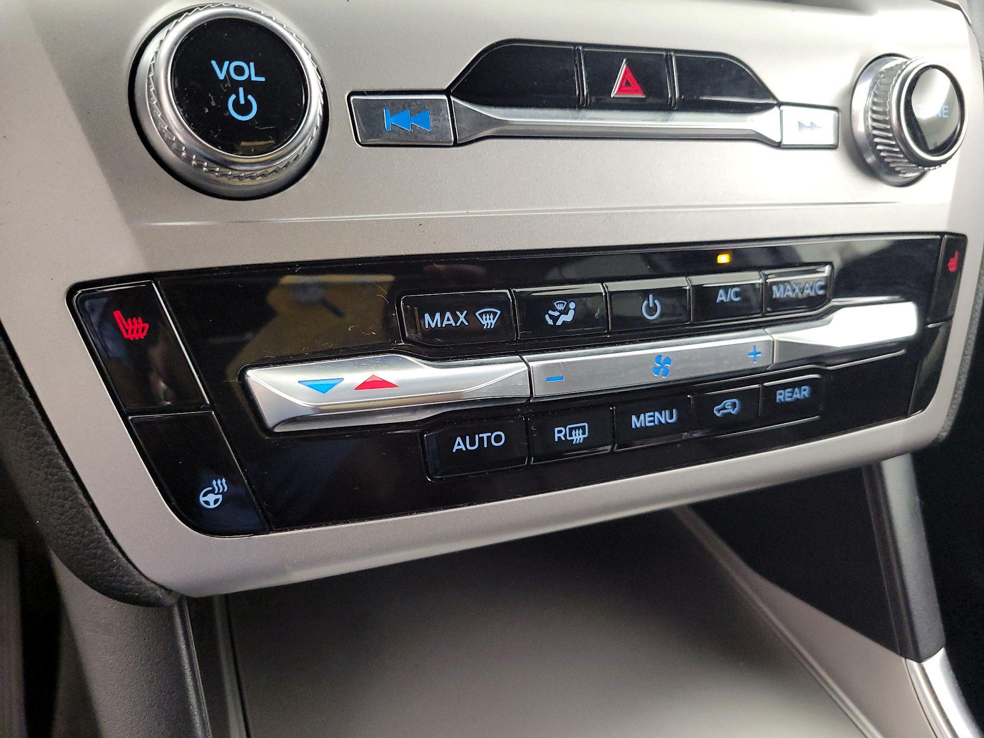 Thumbnail: 2022 Ford Explorer - 16